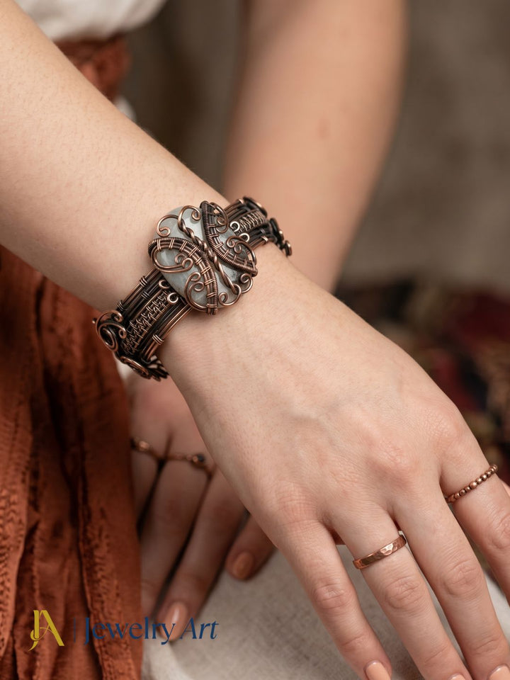 fashion boho cuff bracelet with agate gemstone wire wrap style
