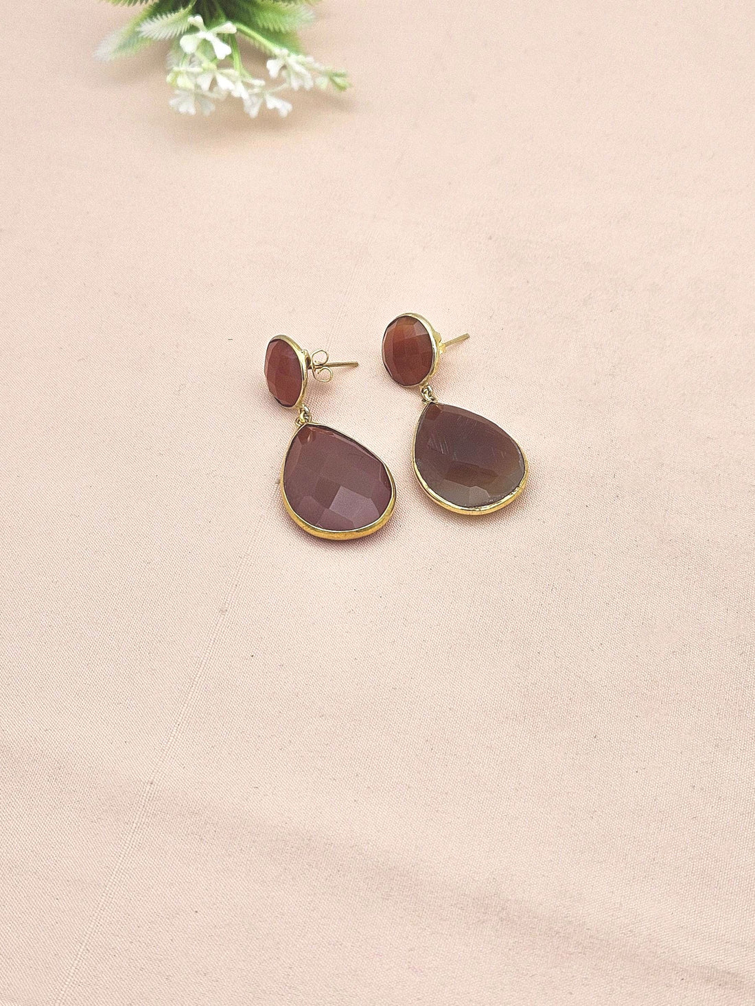 Fine Handcrafted Gold plated Faceted Red Onyx stone light weight Dangle Drop Earrings