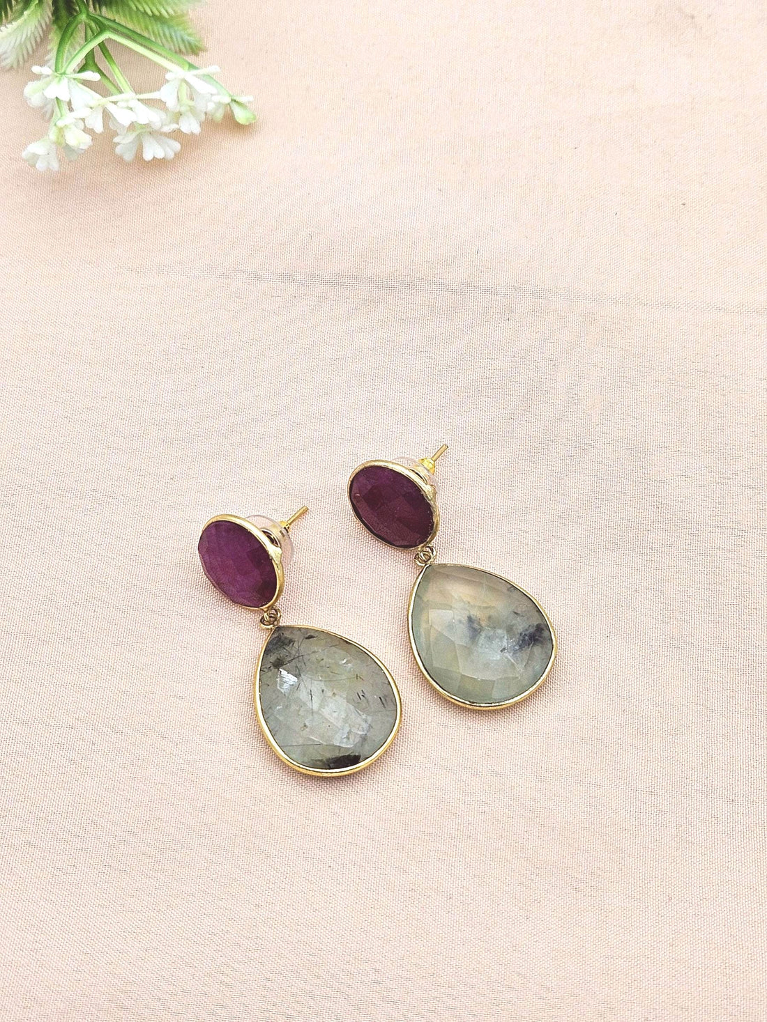 Awesome Gold Plated Fine Prehnite-Red Hathipara Bezel Setting Designer Light Weight Dangle Drop Earrings