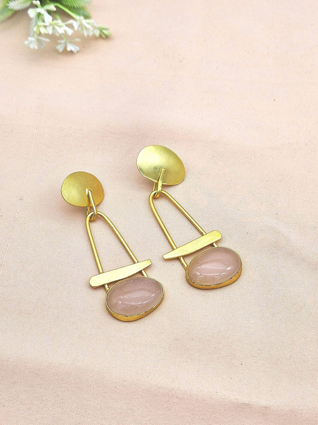 Awesome Golden Rose Quartz Beautiful Designer Stone Dangle Drop Earrings
