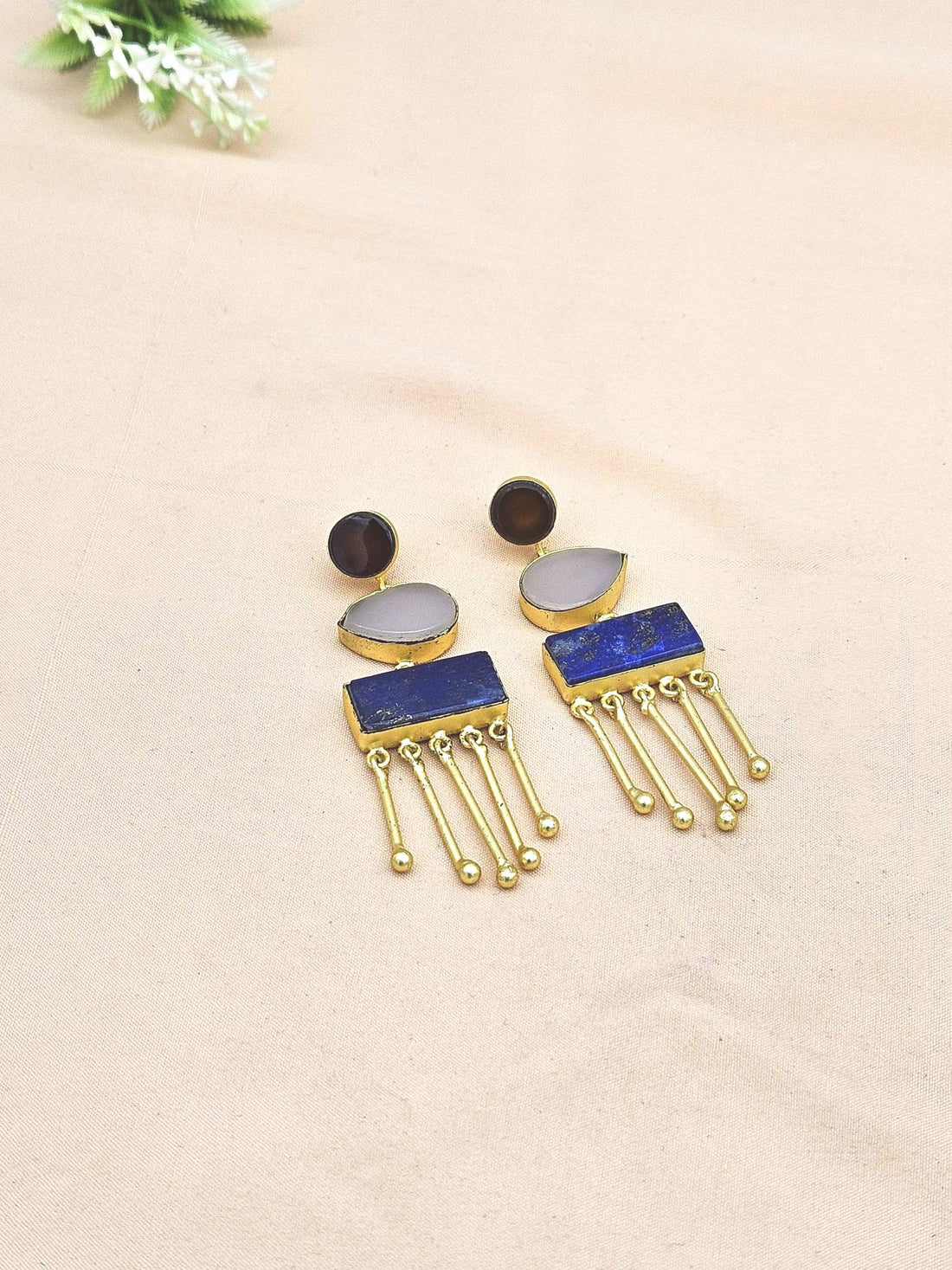 Artistic Gold plated Smoky-Rose Qtz-Lapis Charming Designer Dangle Drop Earrings