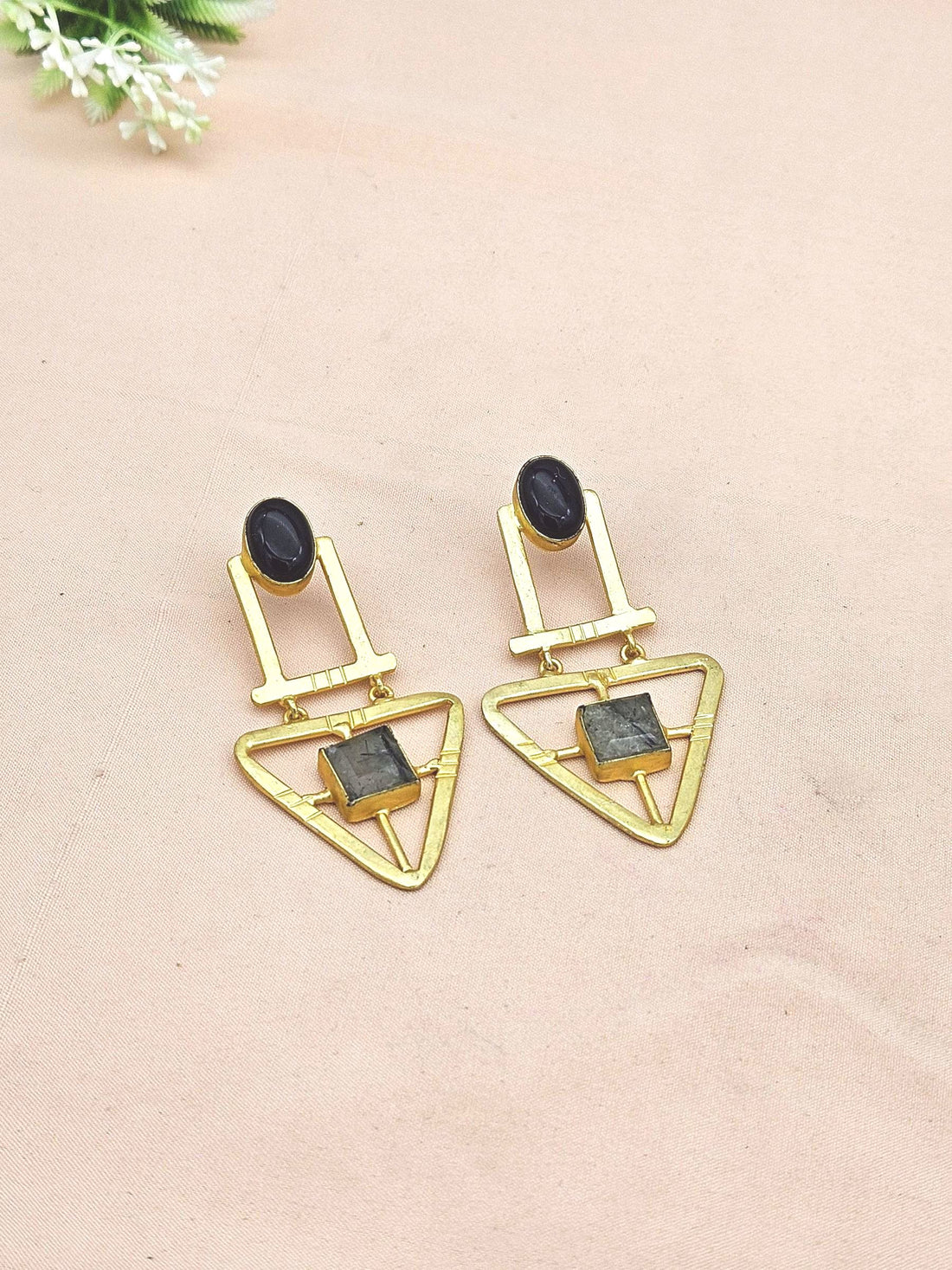 Charming Gold plated Black Onyx-Prehnite Beautiful Geometrical Designer Dangle Drop Earrings