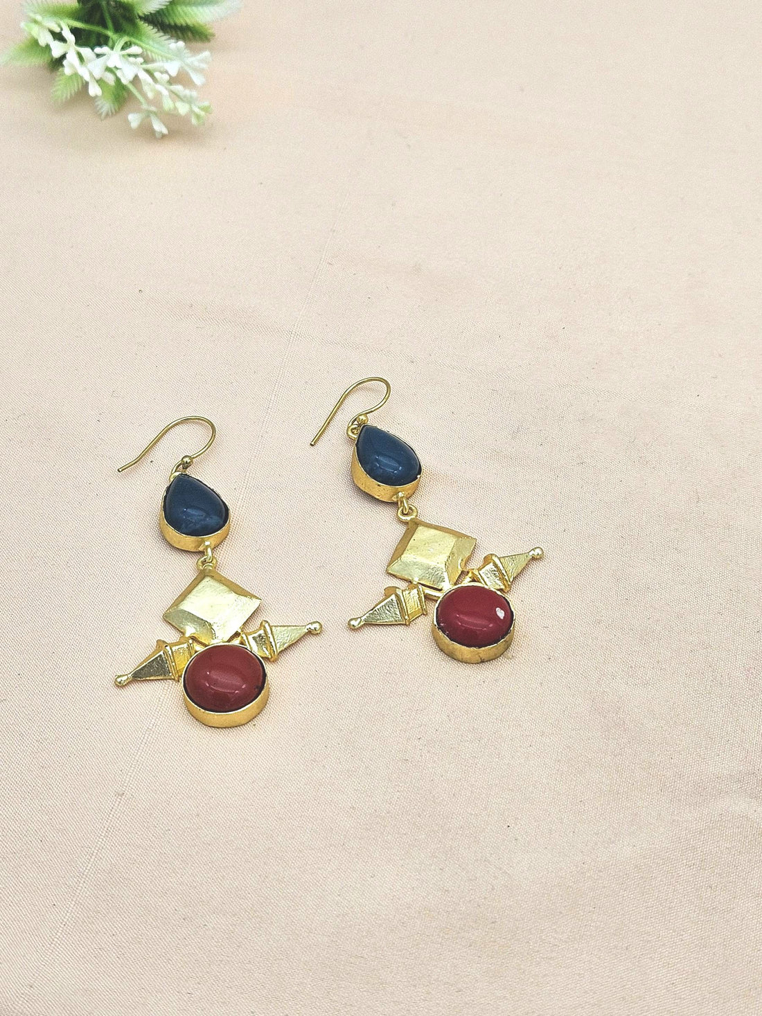 Awesome Gold plated  Red & Green Glass Stone Charming Designer Dangle Drop Earrings