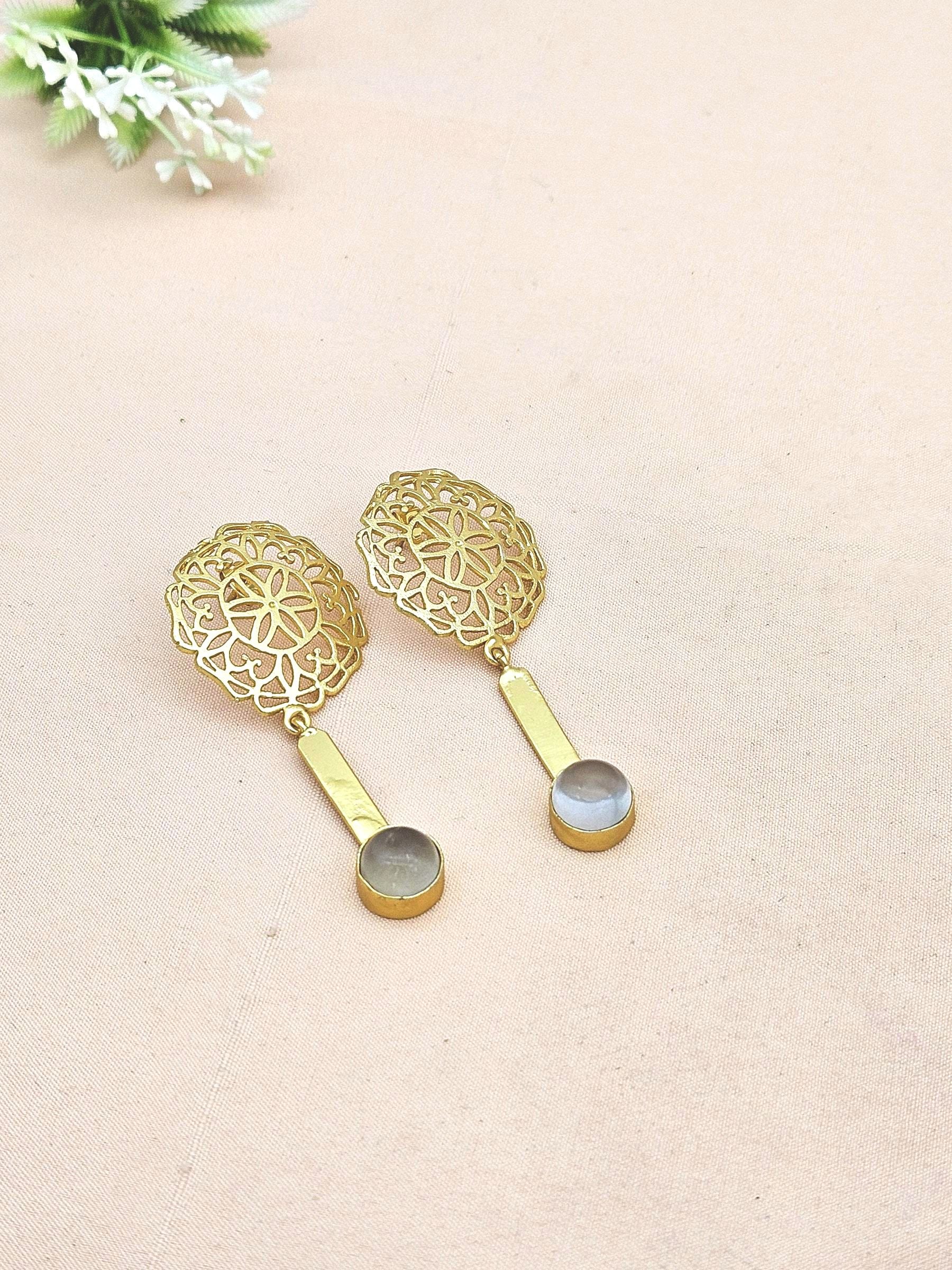 Amazing Gold plated Rose Quartz Gem Stone Charming Floral Designer Dangle Drop Earrings