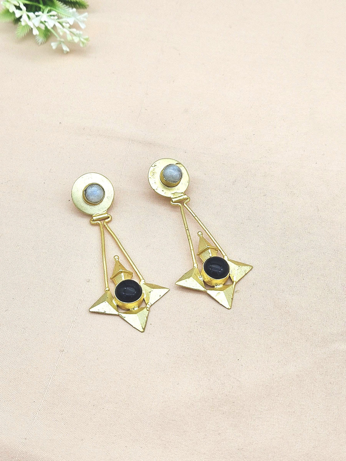 Elegant Gold plated White Rainbow-Black Onyx stone Charming Designer Dangle Drop Earrings