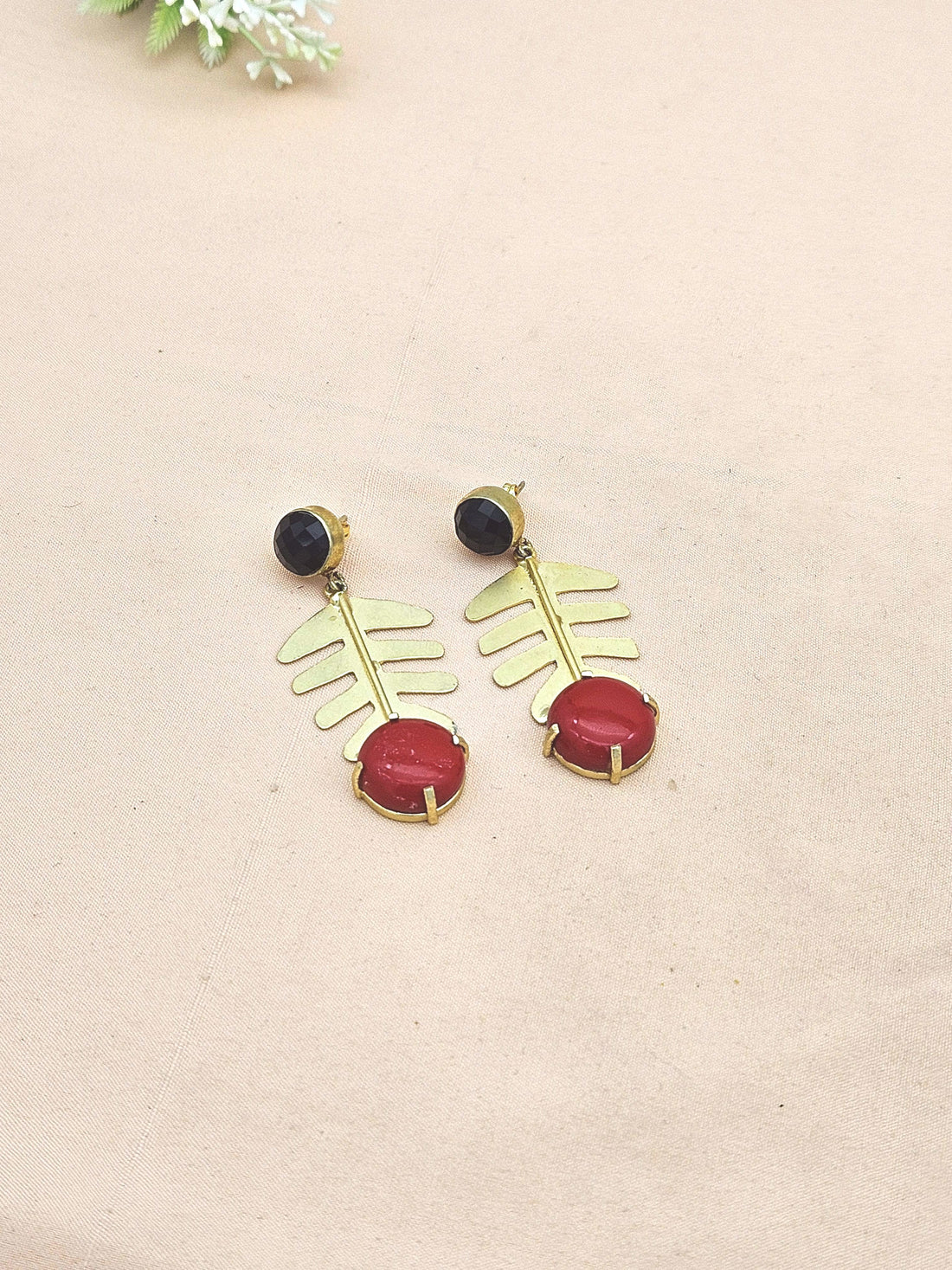 Awesome Gold plated Coral-Black Onyx Charming Designer Dangle Drop Earrings
