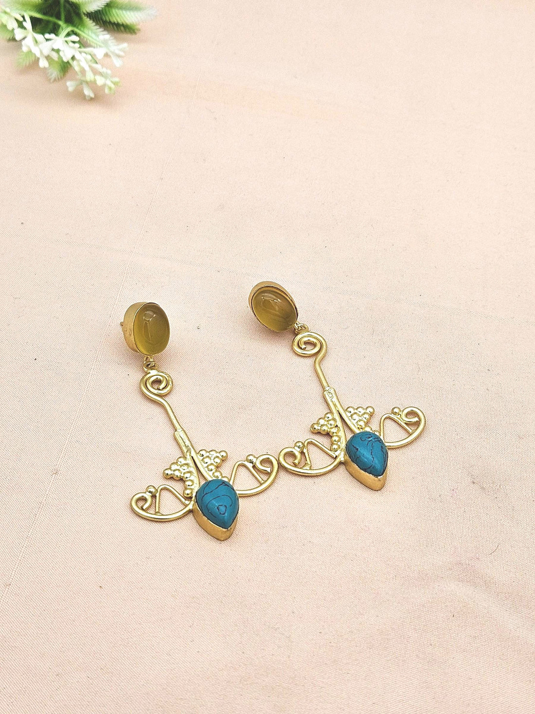 Awesome Gold plated Yellow Chalcedony-Synthetic Turquoise Stone Charming Floral Designer Dangle Drop Earrings