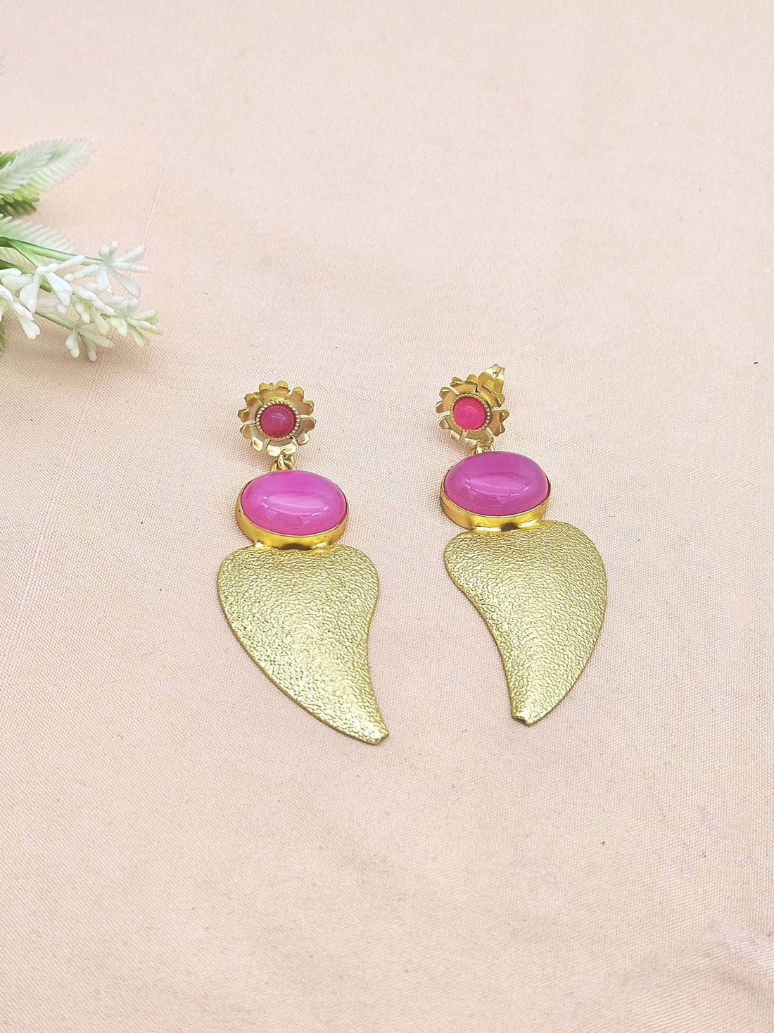 Attractive Gold plated Pink Onyx Stone Charming Designer Dangle Drop Earrings