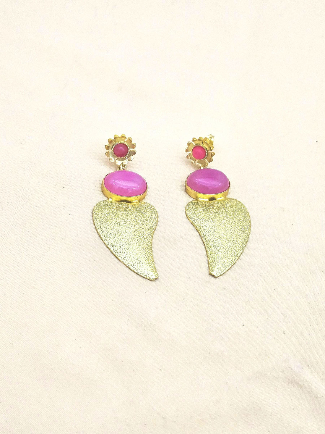 Attractive Gold plated Pink Onyx Stone Charming Designer Dangle Drop Earrings