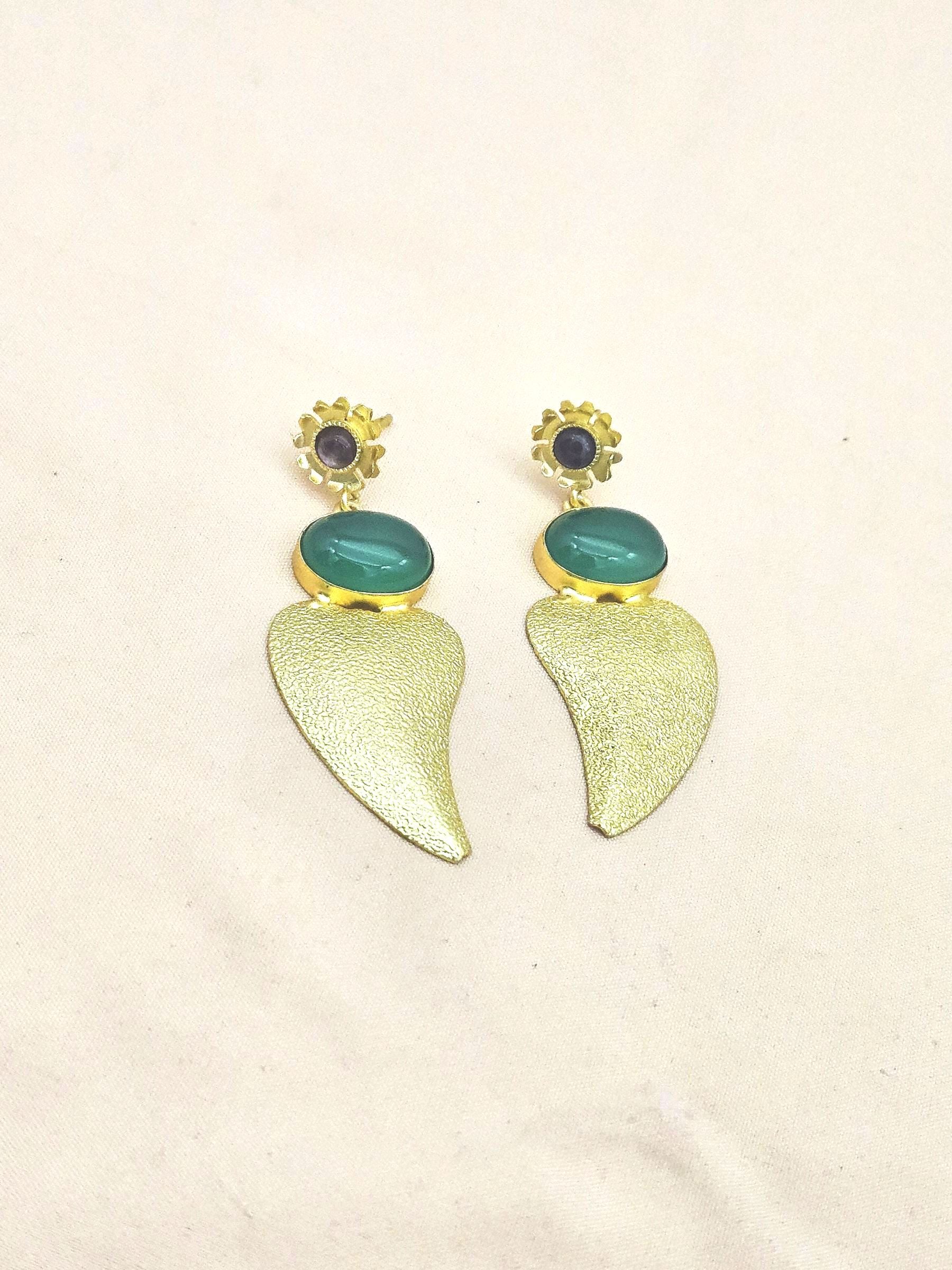 Attractive Gold plated Green Onyx-Purple Glass Stone Charming Designer Dangle Drop Earrings