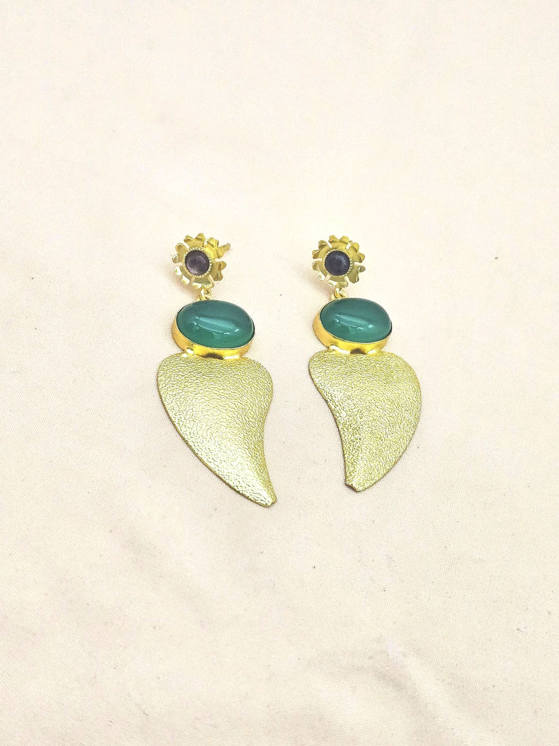 Attractive Gold plated Green Onyx-Purple Glass Stone Charming Designer Dangle Drop Earrings