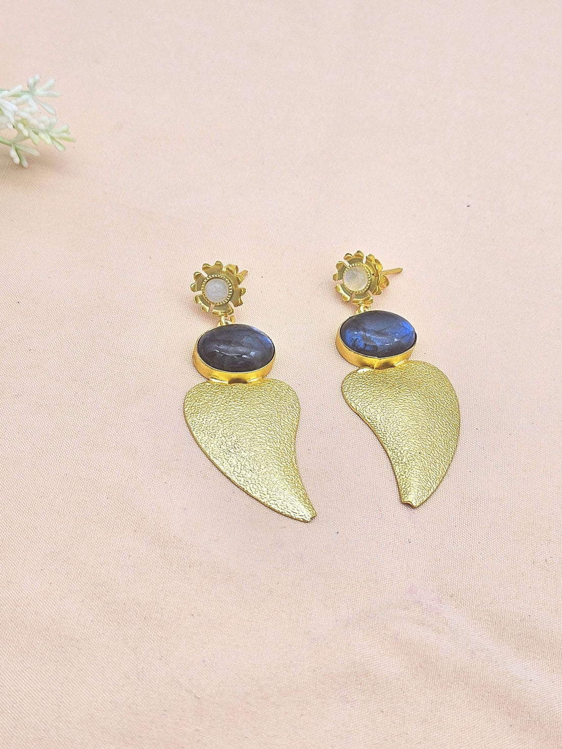 Attractive Gold plated Labradorite-Rainbow Stone Charming Designer Dangle Drop Earrings