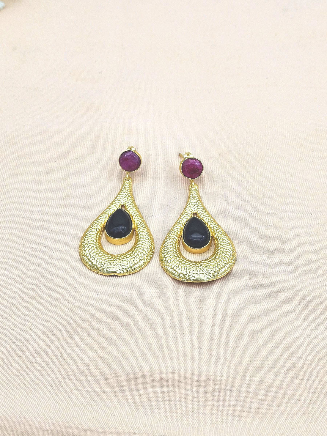 Amazing Gold plated Black Onyx-Red Hathipara Stone Cute Designer Dangle Drop Earrings