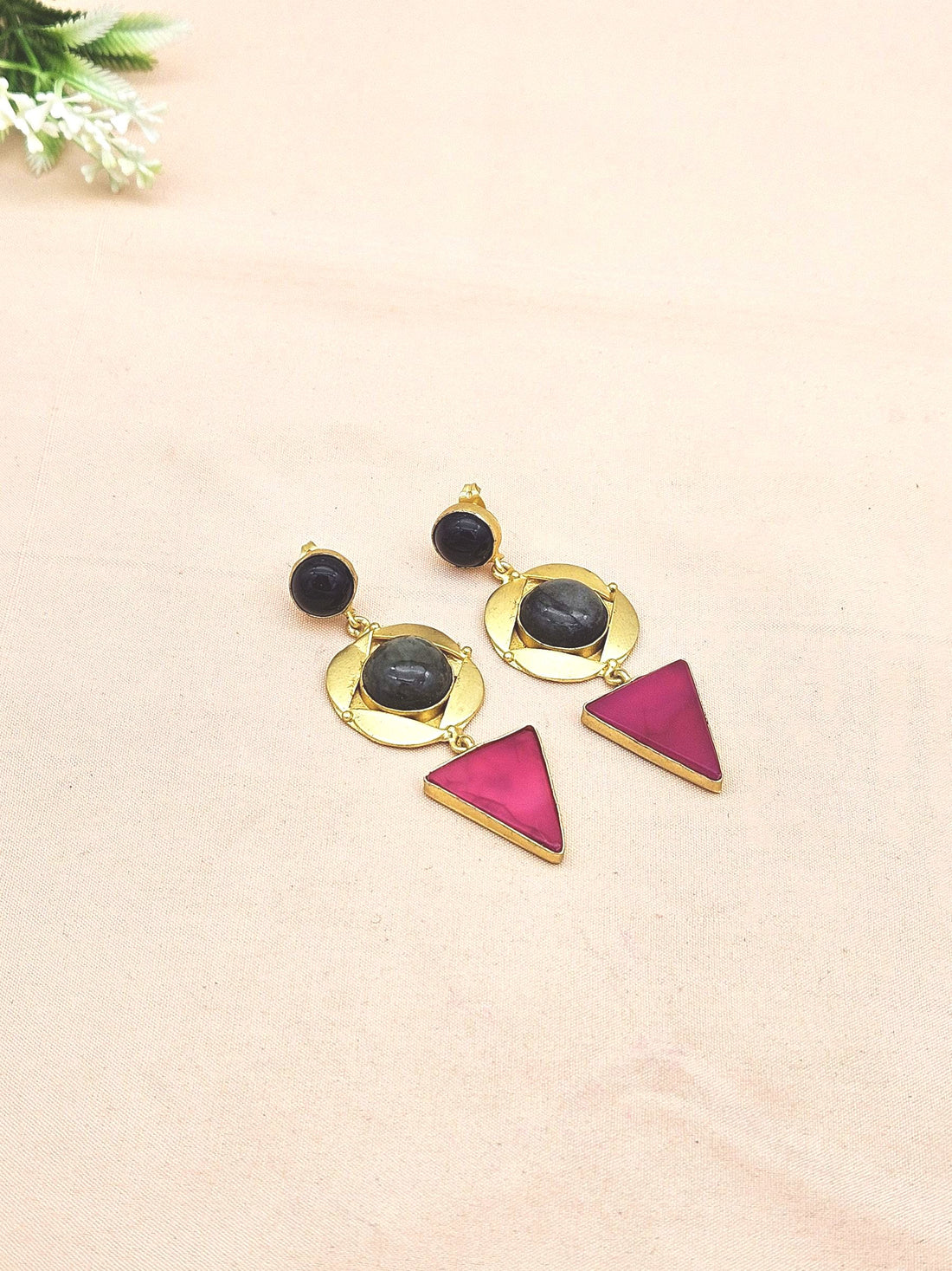 Attractive Gold plated Black Onyx-Labradorite-Magenta Onyx Designer Dangle Drop Earrings