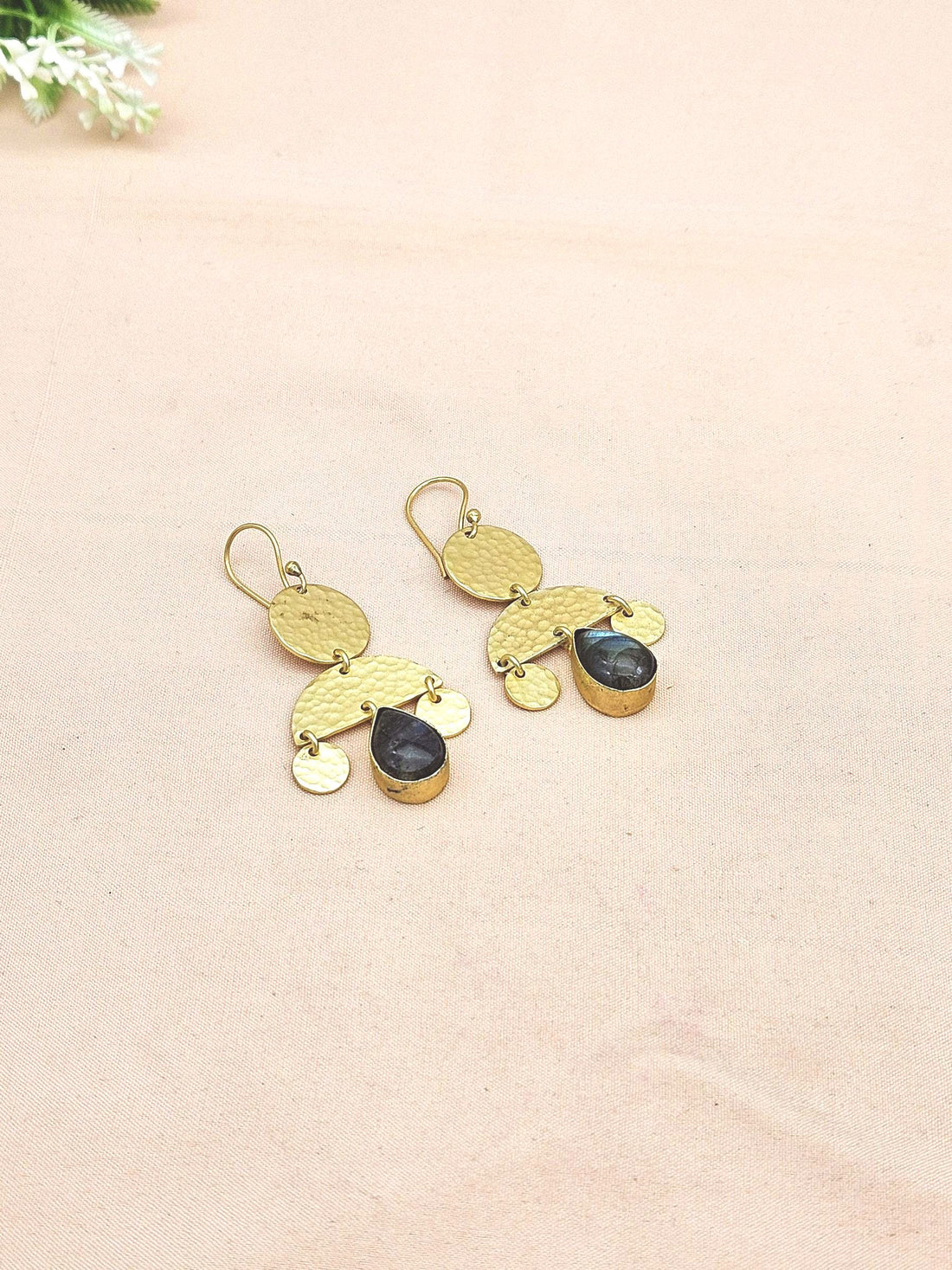 Beautiful Gold plated  Labradorite Gem Stone Charming Designer Dangle Drop Earrings
