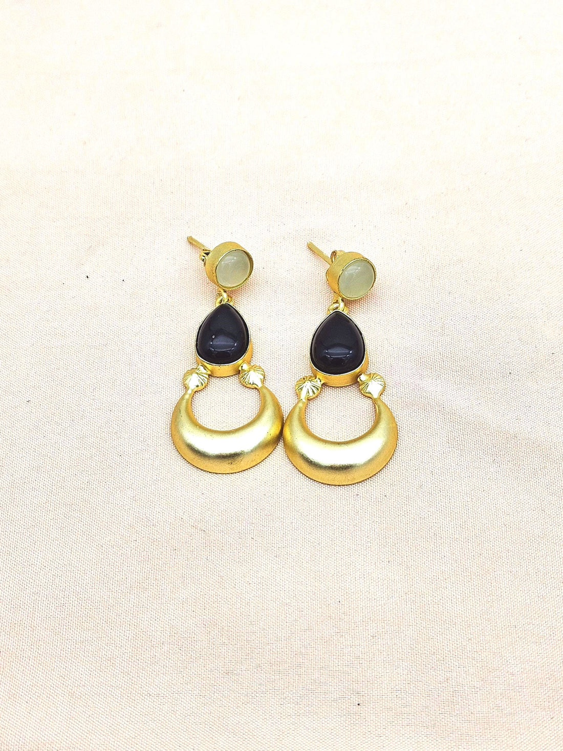 Awesome Gold plated Chalcedony-Black Onyx Stone Cute Designer Dangle Drop Earrings