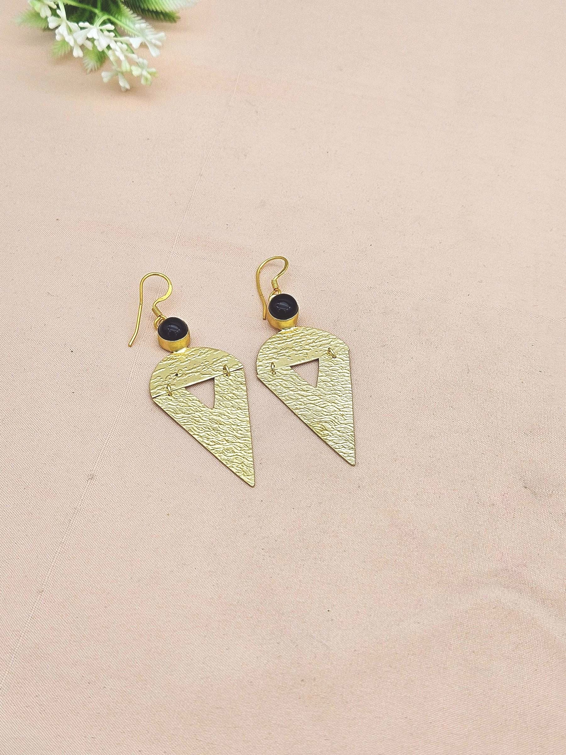Awesome Matte Finish Gold plated Black Onyx light weight Charming Designer Dangle Drop Earrings