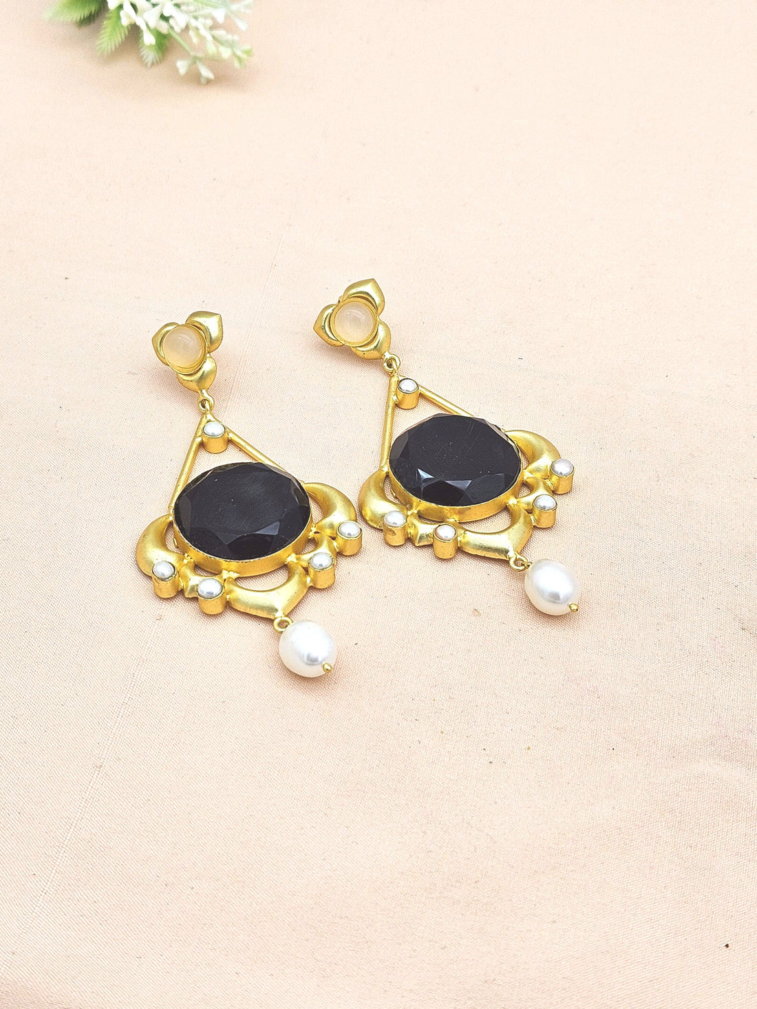 Gold plated Rose Quartz Black Onyx Imitation Pearl Charming Designer Dangle Drop Earrings