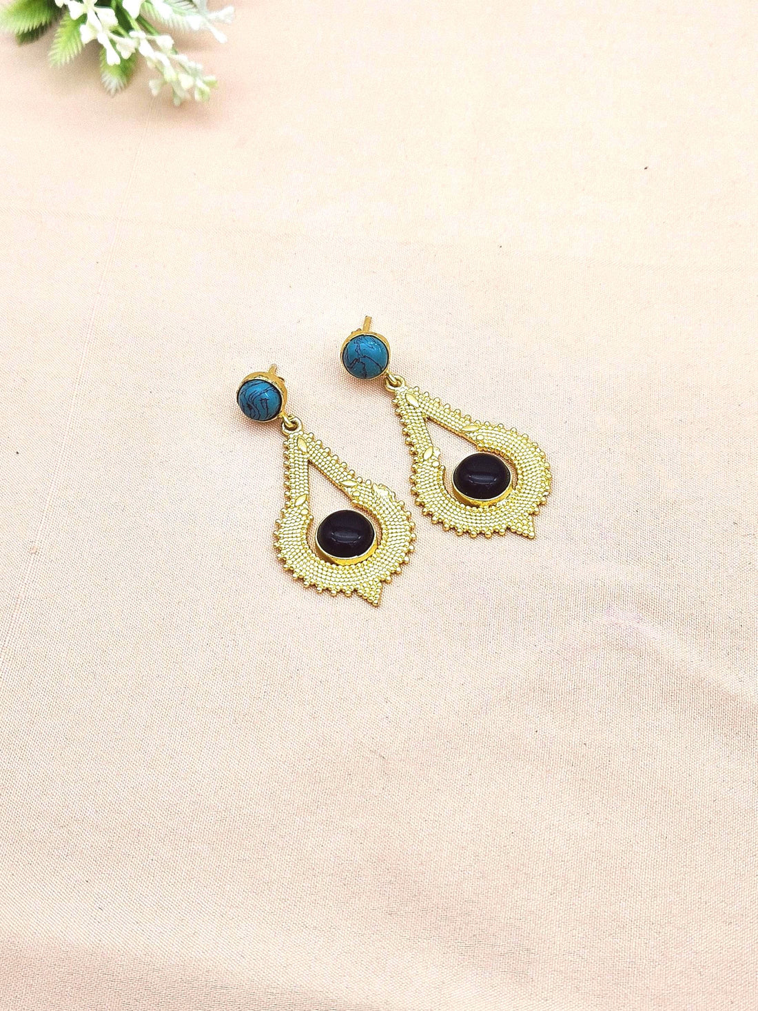 Attractive Gold plated Turquoise-Black Onyx Stone Charming Designer Dangle Drop Earrings