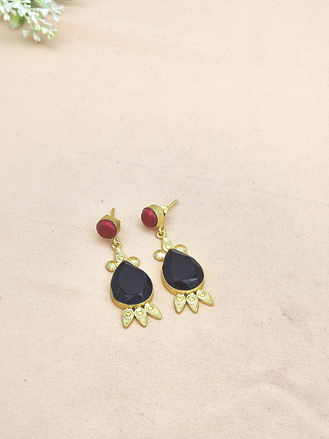 Gorgeous Gold plated Black Onyx-Red Glass Cute Designer Dangle Drop Earrings