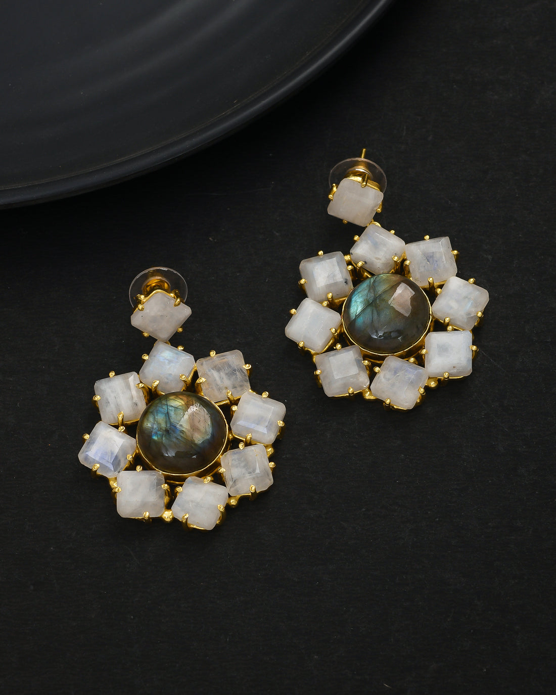 Antique gold earrings with dual-color semi-precious stones – stylish and stunning dangle design for women
