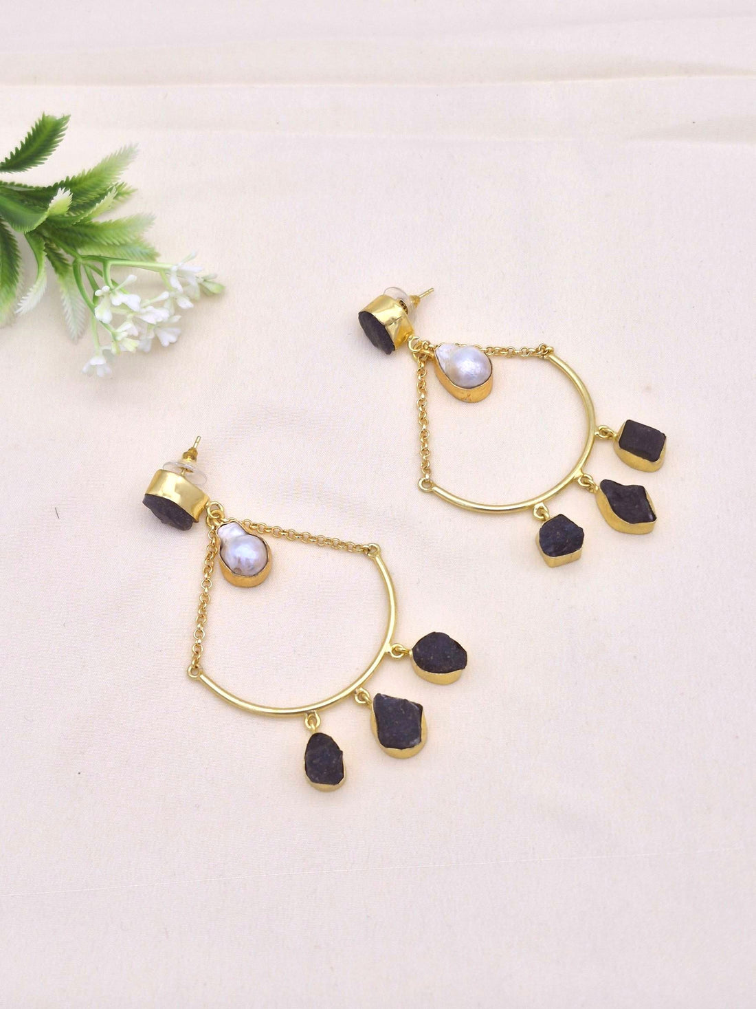 Amazing Gold Plated Rough Black Onyx Pearl Stone Hanging Chain Charming Dangle Drop Earrings