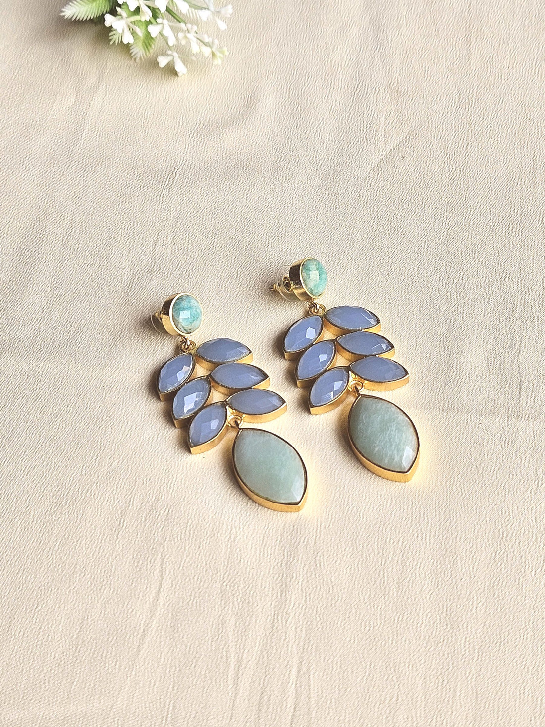 Gorgeous Antique Gold Semi Precious Stones Artistic Designer Dangle Earring.