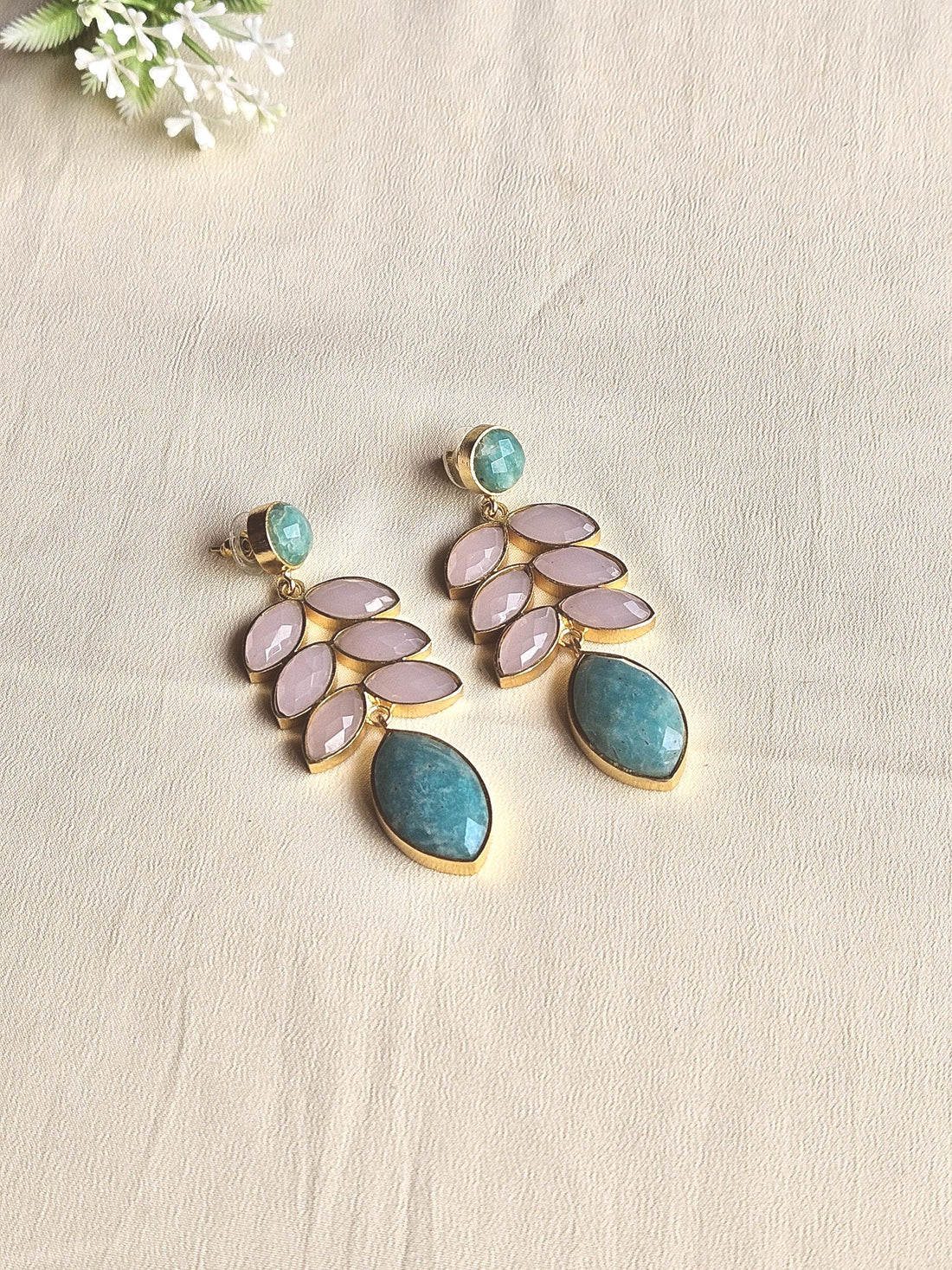 Gorgeous Antique Gold Semi Precious Stones Artistic Designer Dangle Earring.