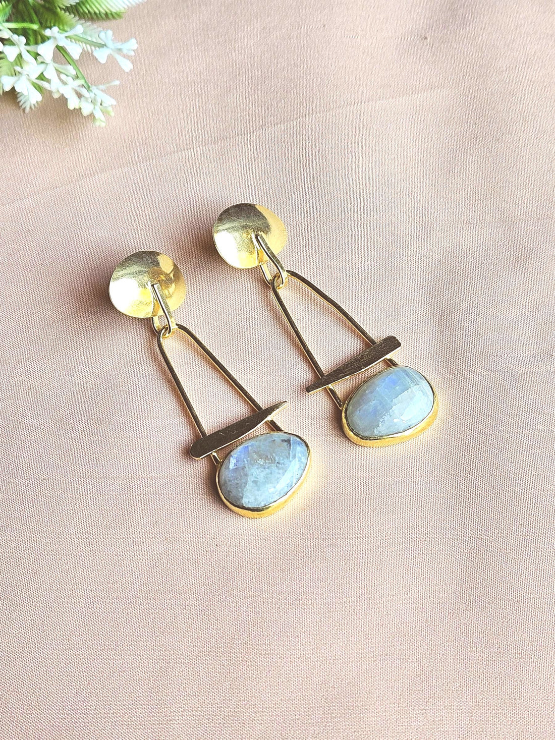 Awesome Gold Plated White Rainbow Gemstone Charming Designer Dangle Drop Earrings