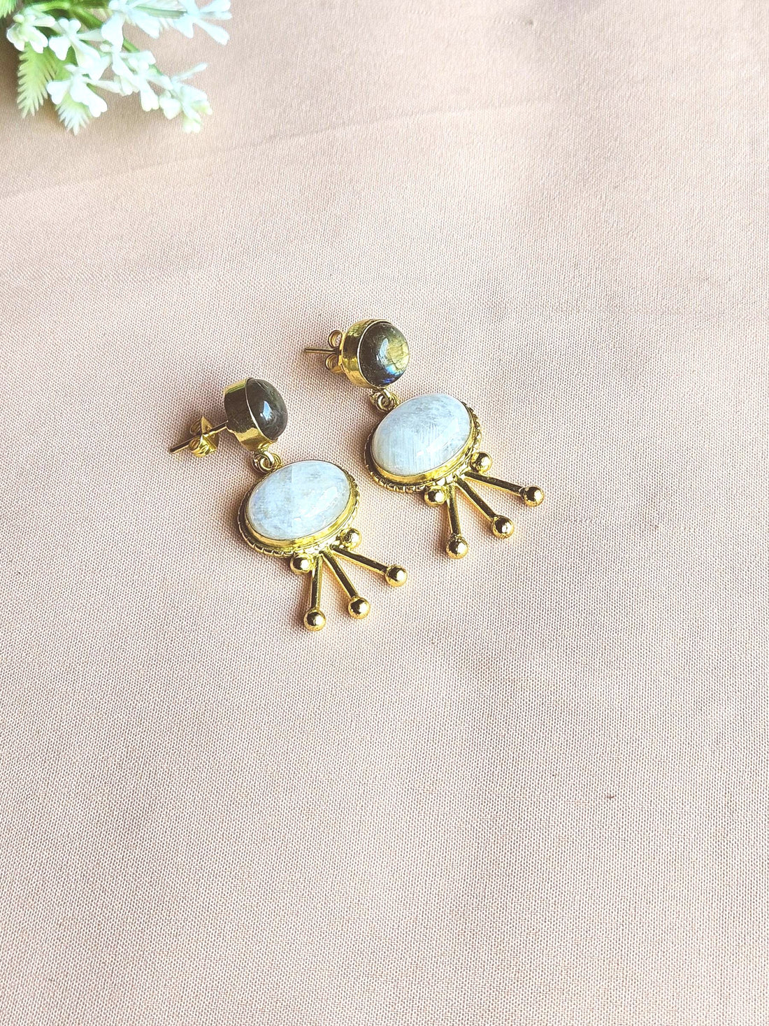 Stunning Gold Plated Semi Precious Gemstone Charming Designer Light Weight Dangle Drop Earrings