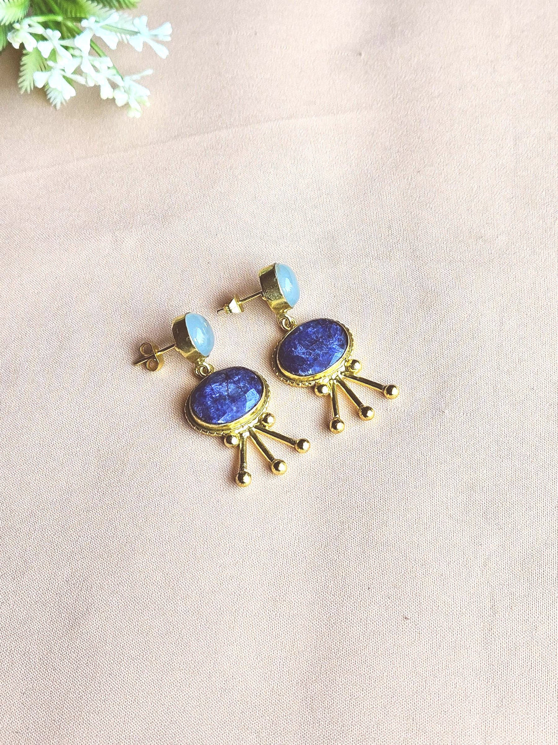 Stunning Gold Plated Semi Precious Gemstone Charming Designer Light Weight Dangle Drop Earrings