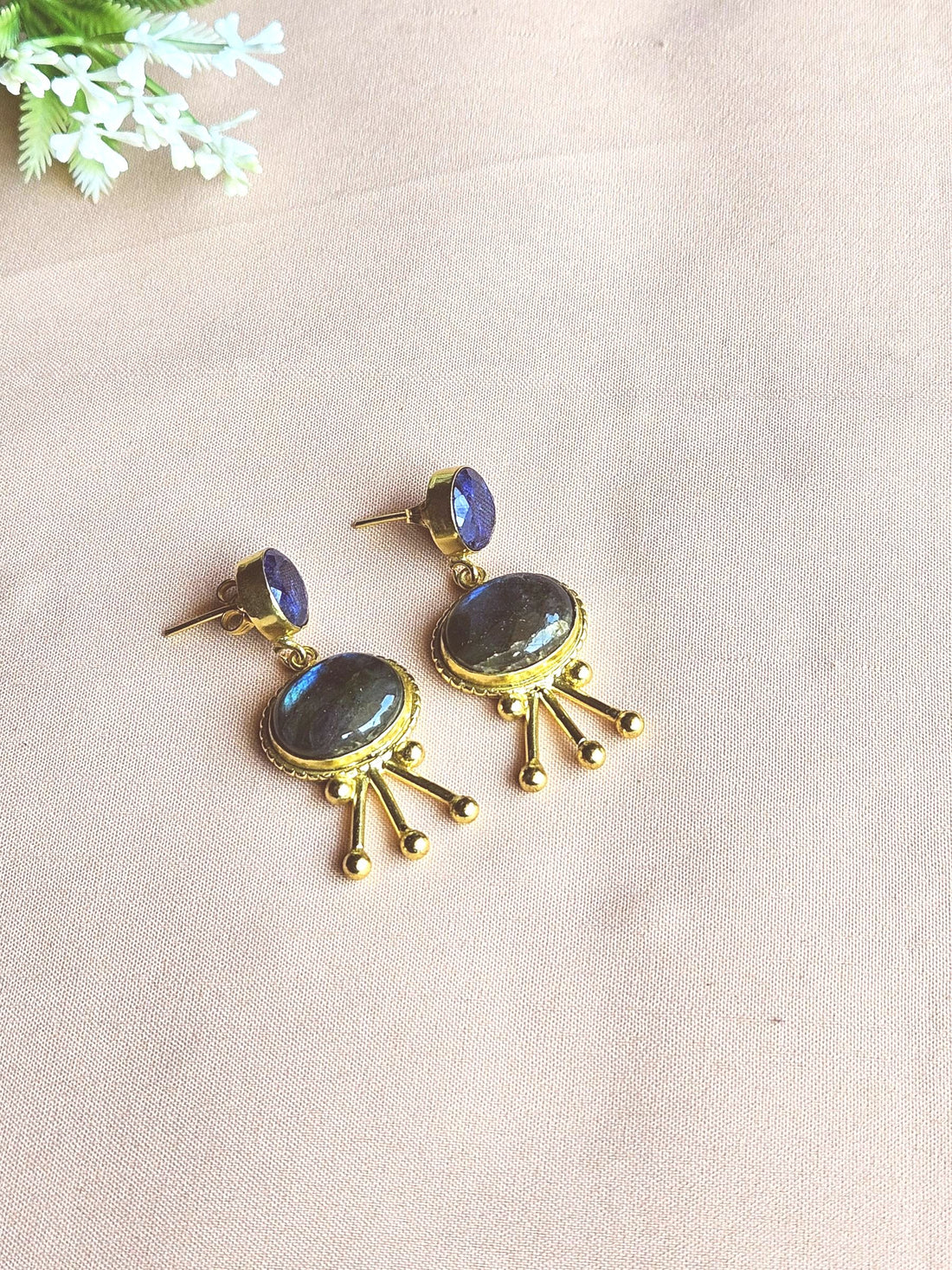 Stunning Gold Plated Semi Precious Gemstone Charming Designer Light Weight Dangle Drop Earrings