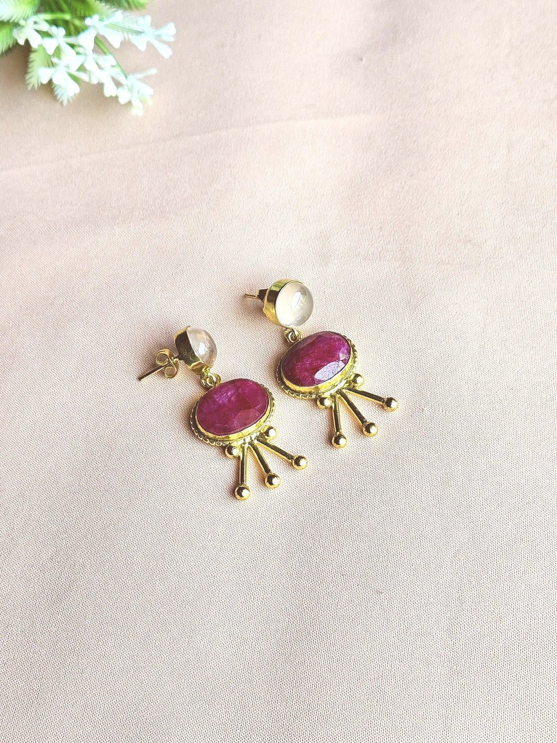 Stunning Gold Plated Semi Precious Gemstone Charming Designer Light Weight Dangle Drop Earrings