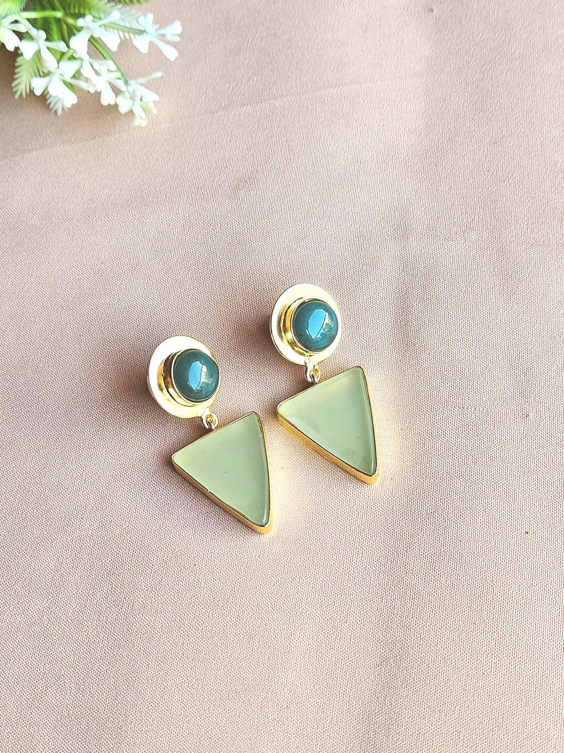 Awesome Gold Plated Semi Precious Gemstone Light Weight Dangle Drop Earrings