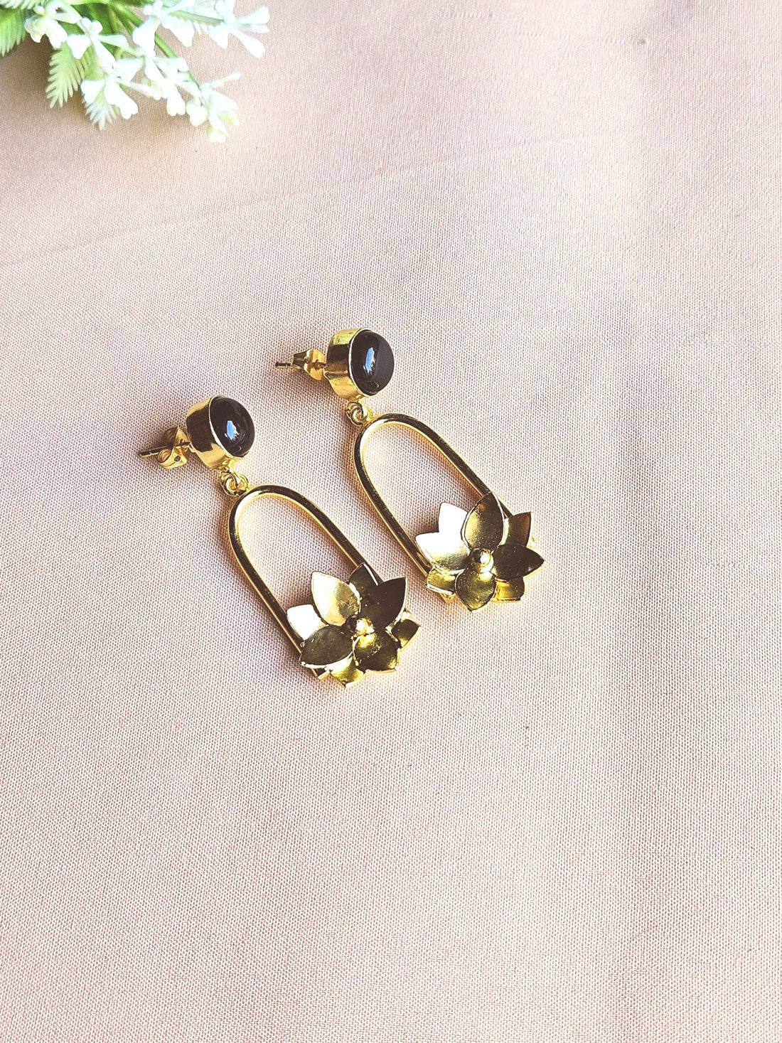 Gorgeous Gold Plated Semi Precious Gemstone Charming Designer Dangle Drop Earrings