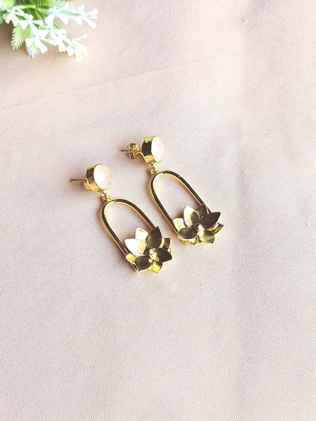 Gorgeous Gold Plated Semi Precious Gemstone Charming Designer Dangle Drop Earrings