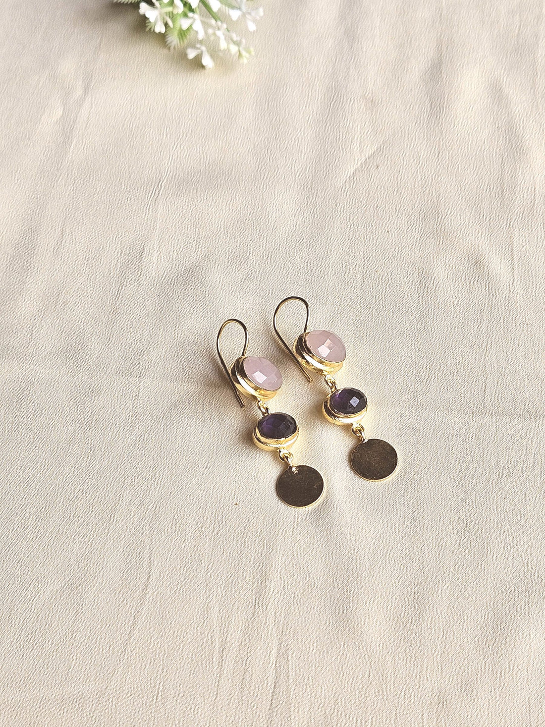 Beautiful Antique Gold Variant Color Gem Stone Light Weight Charming Designer Earring