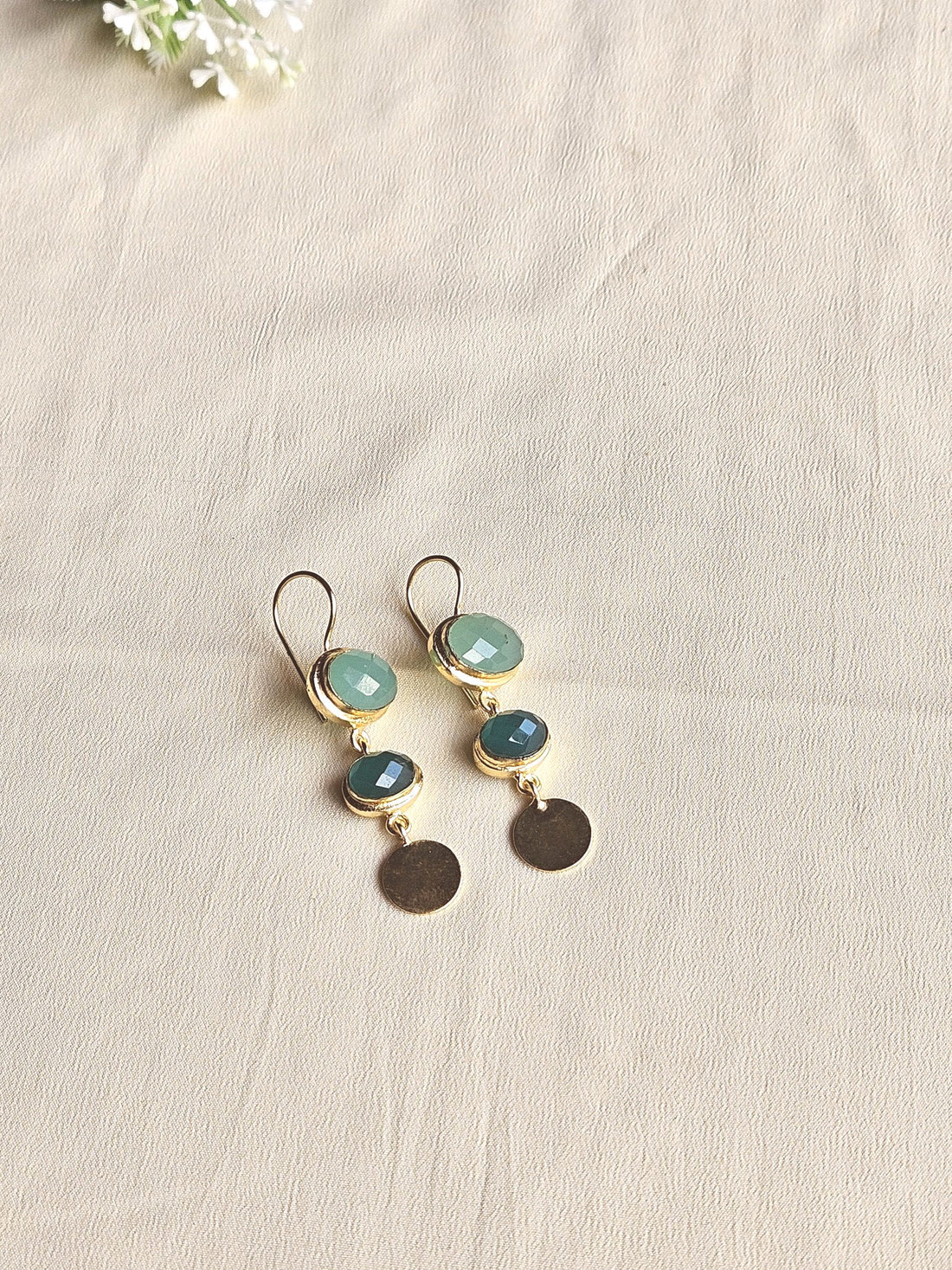 Beautiful Antique Gold Variant Color Gem Stone Light Weight Charming Designer Earring