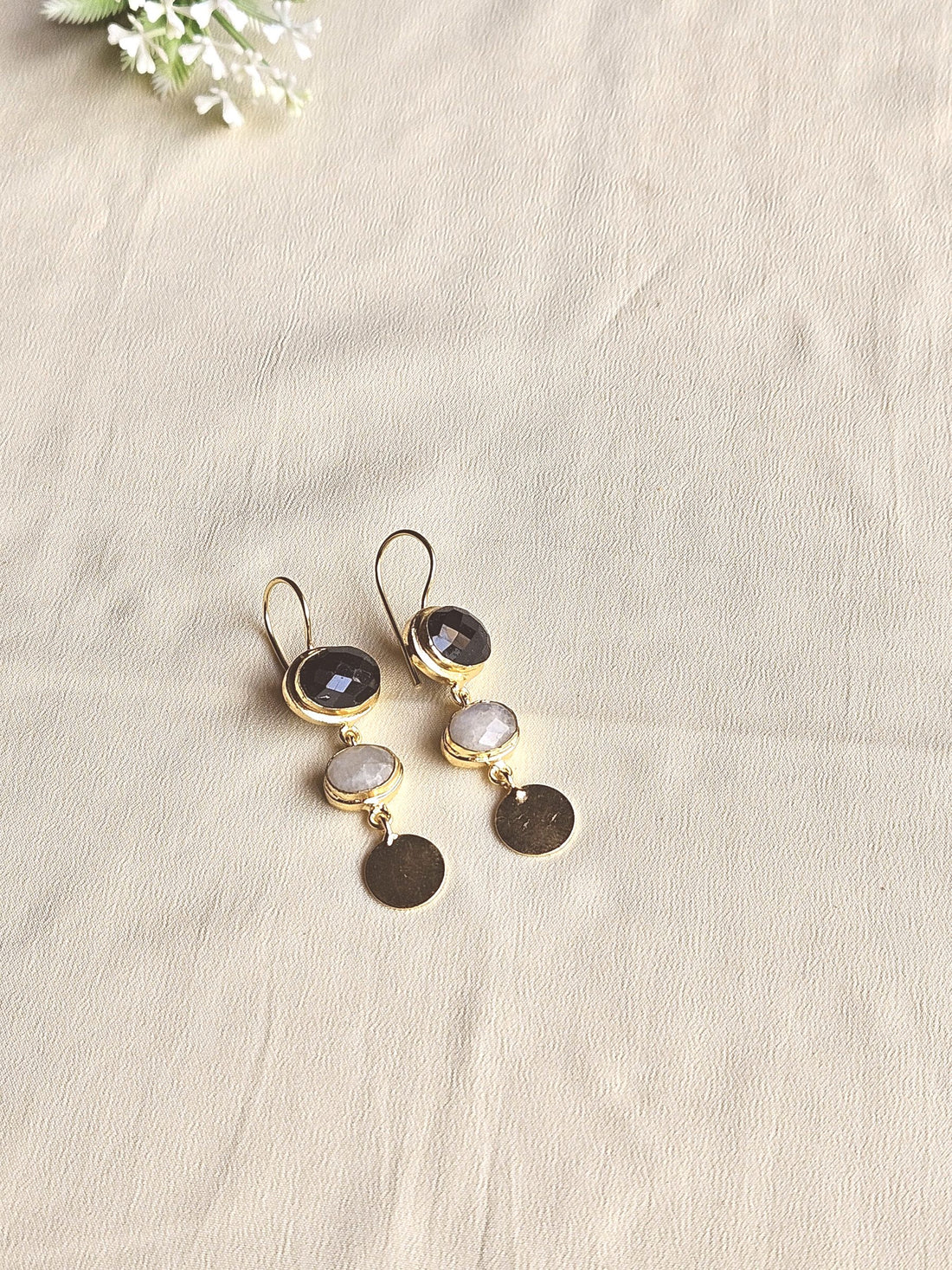 Beautiful Antique Gold Variant Color Gem Stone Light Weight Charming Designer Earring