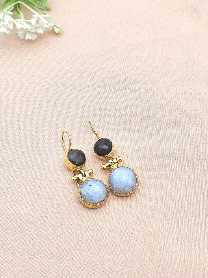 Gorgeous Gold Plated Fine Labradorite-White Rainbow Light Weight Charming Designer Dangle Drop Earrings