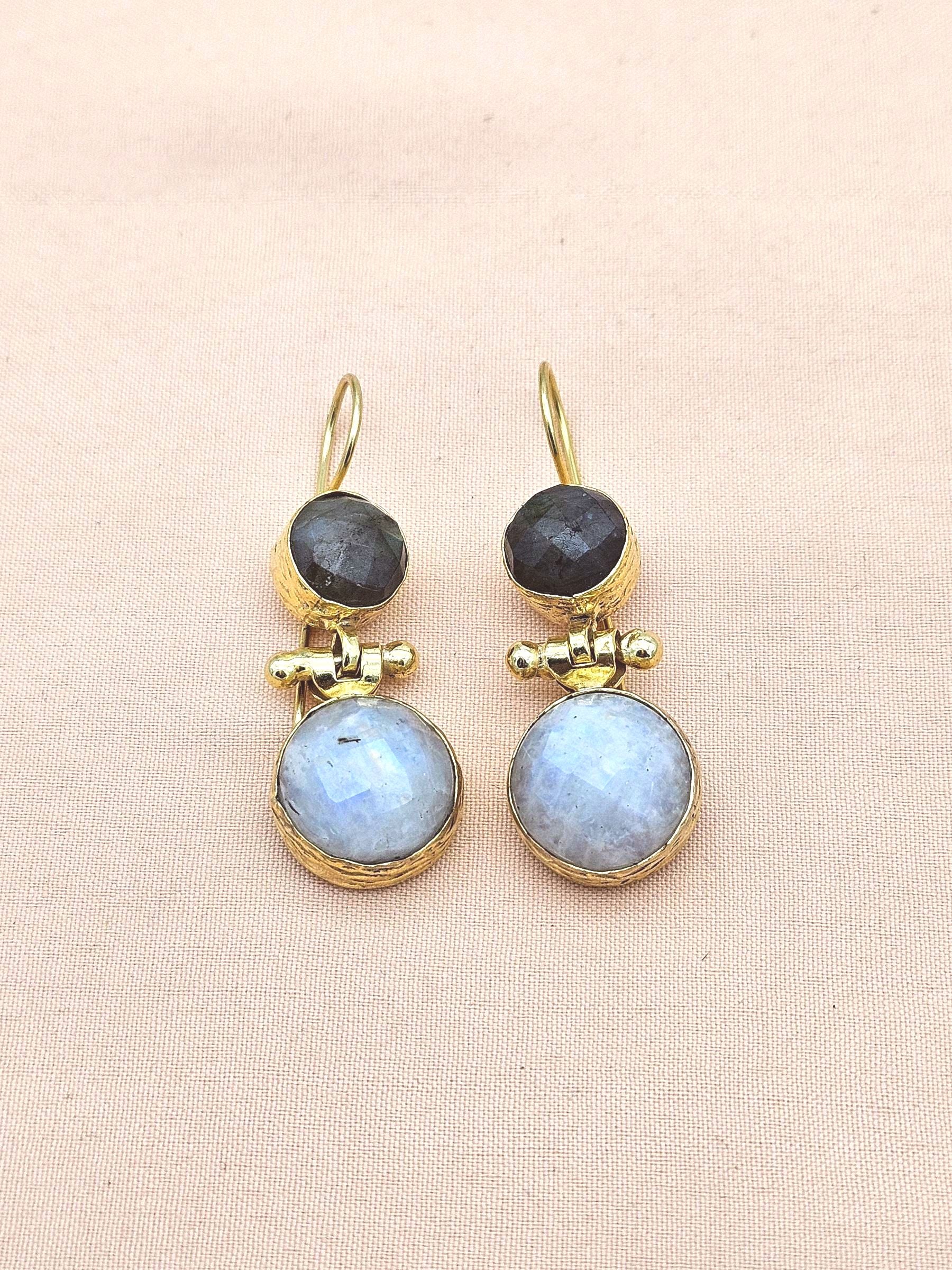 Gorgeous Gold Plated Fine Labradorite-White Rainbow Light Weight Charming Designer Dangle Drop Earrings