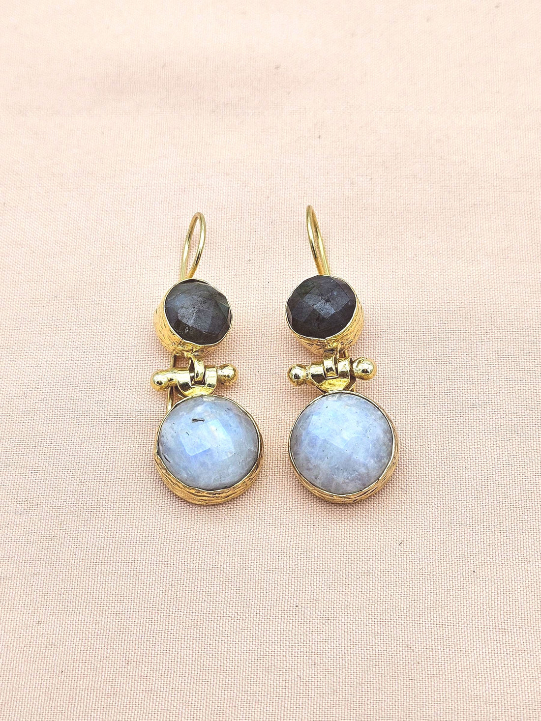 Gorgeous Gold Plated Fine Labradorite-White Rainbow Light Weight Charming Designer Dangle Drop Earrings