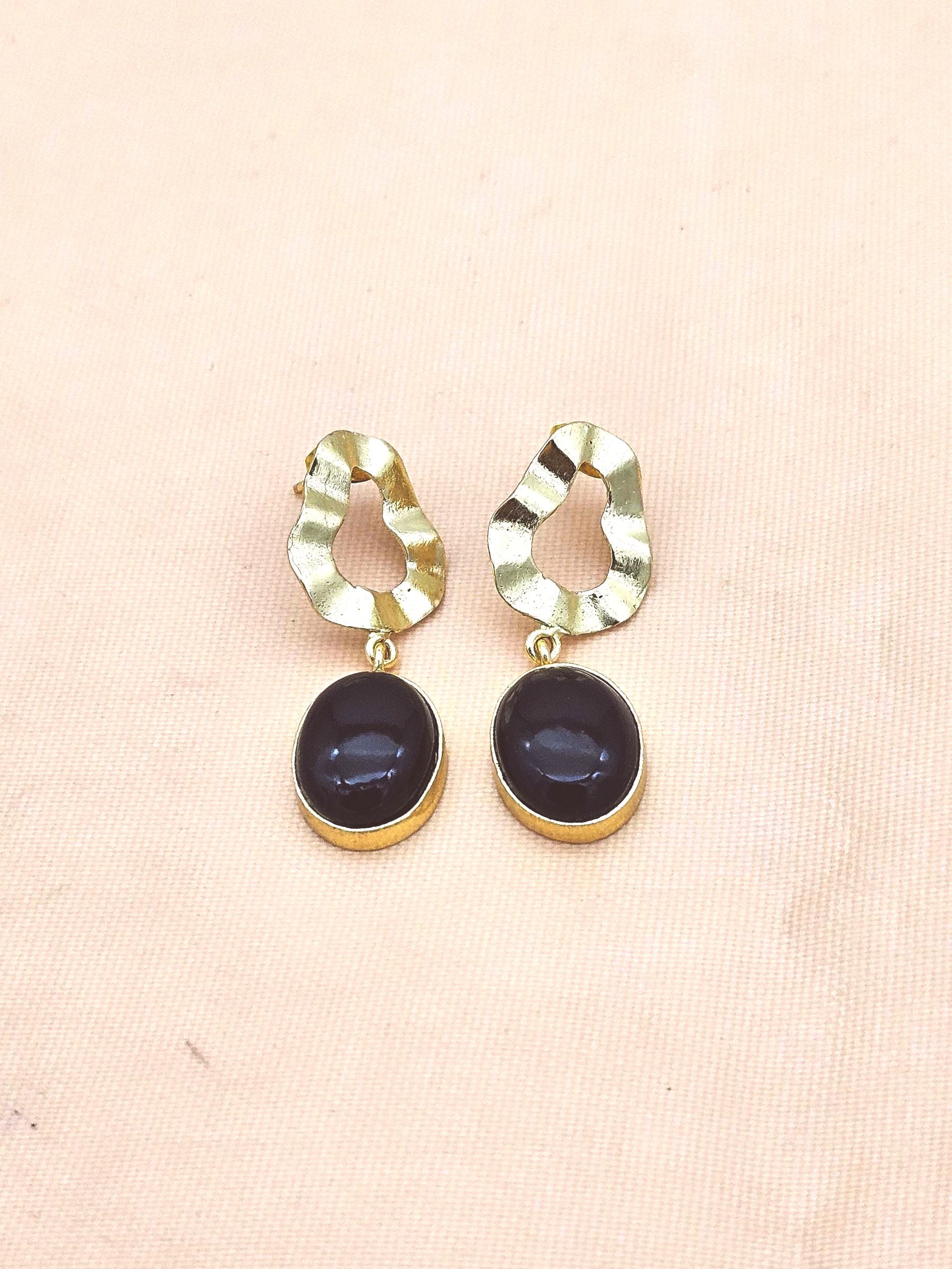 Elegant Gold Plated Mother of Pearl Twisted Earrings – Lightweight Fashion Dangles