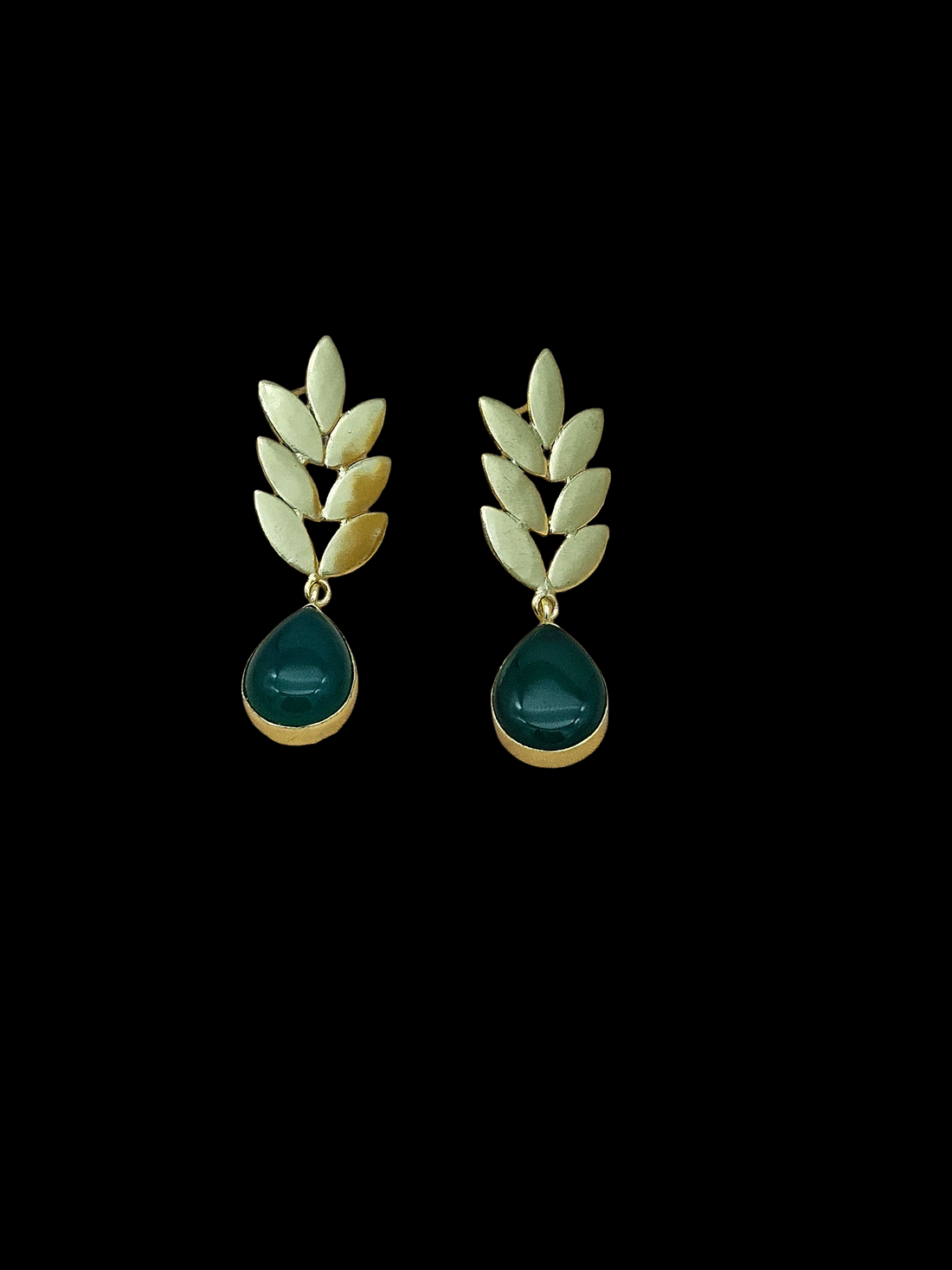 Charming Gold plated Green Onyx Semi Precious Gem Stone Cute Designer light Weight Dangle Drop Earrings