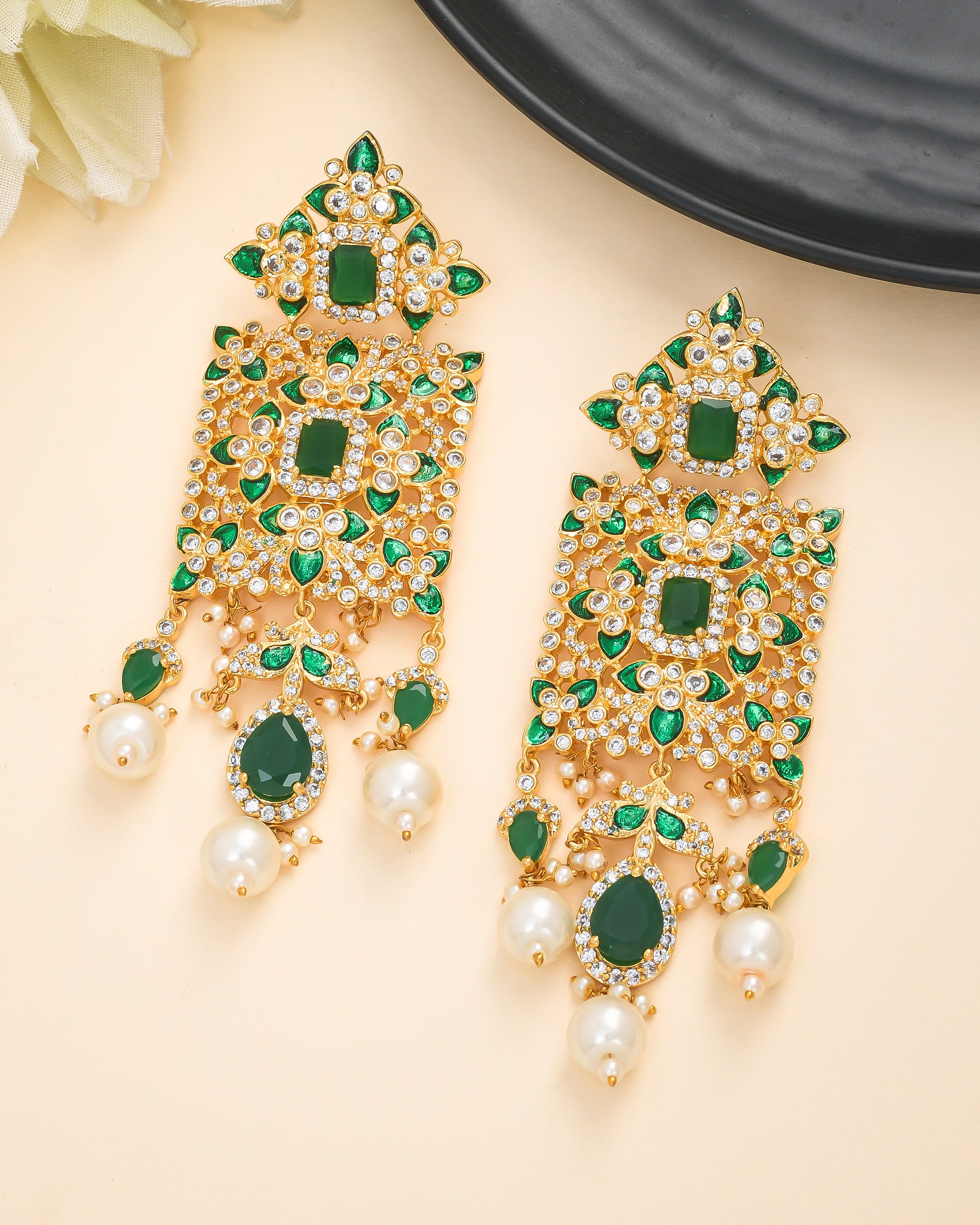 Fine antique gold dangle earrings with artistic design – stylish drop earrings for women
