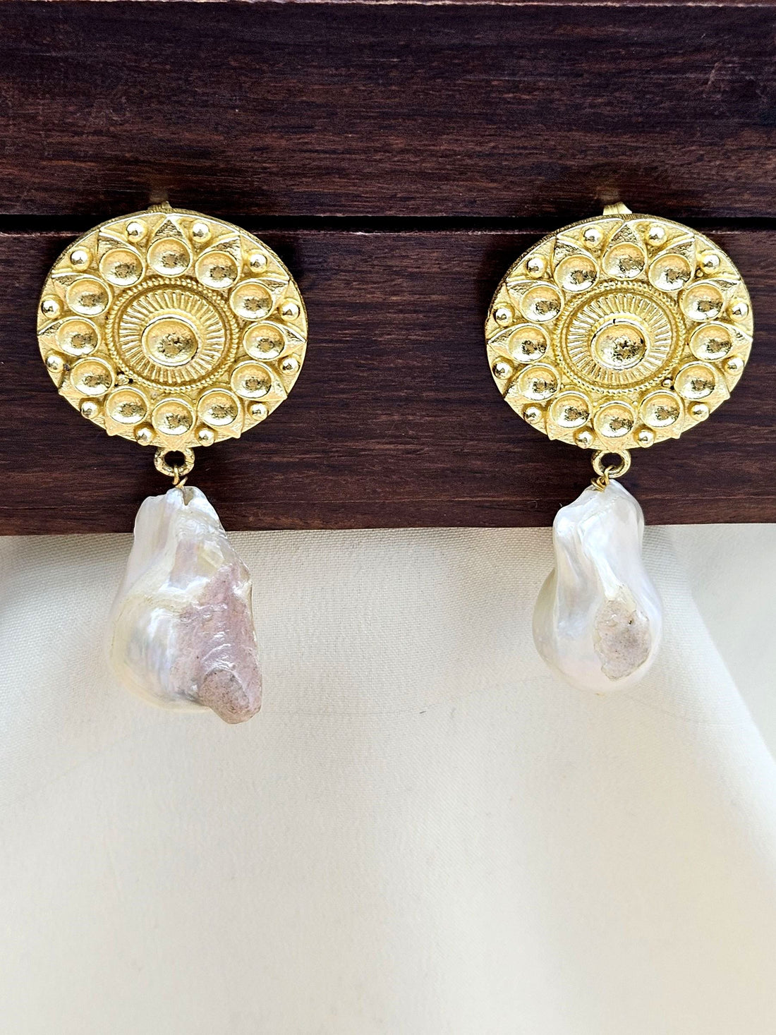 Awesome Gold plated Baroque Pearl Round Designer light weight Dangle Drop Earrings