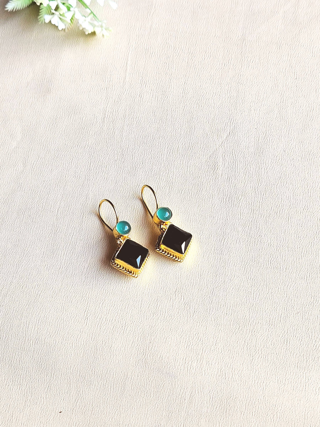 Charming Gold plated Semi Precious Stone attractive Light Weight Statement Earrings