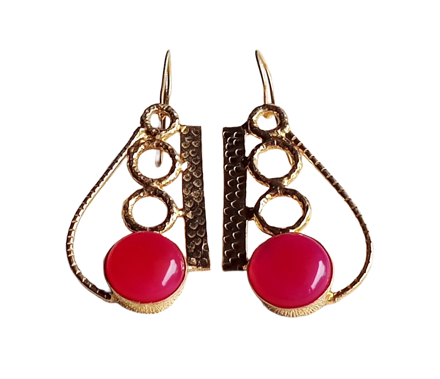 Awesome Gold plated Magenta Onyx Stone light Weight charming Designer Statement Earrings