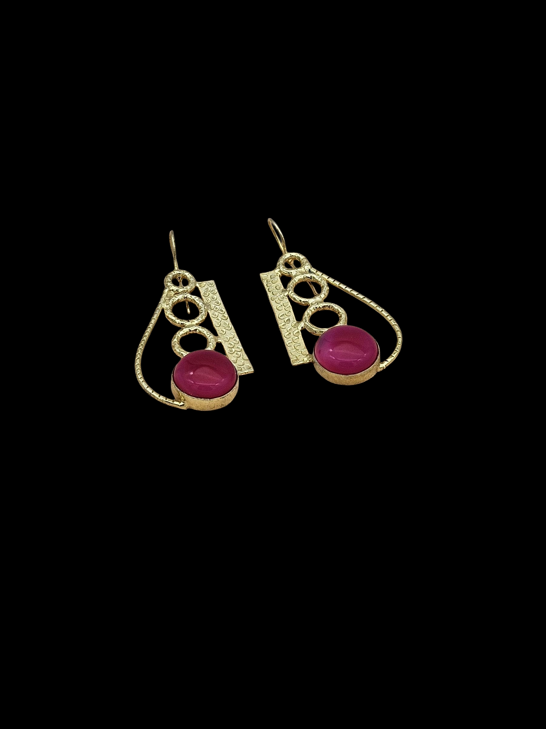 Awesome Gold plated Magenta Onyx Stone light Weight charming Designer Statement Earrings