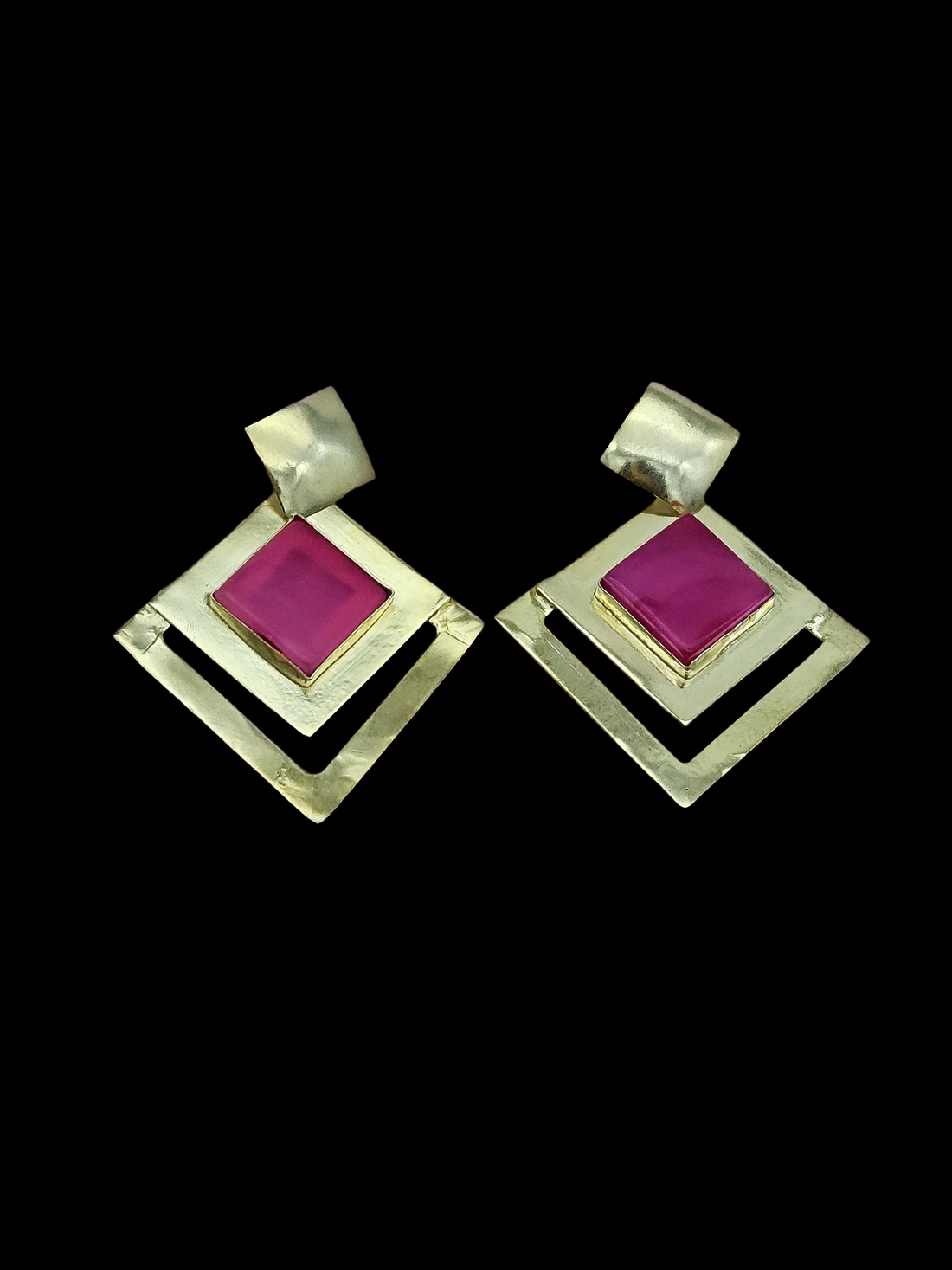 Amazing Gold plated Magenta Onyx Stone light Weight charming Designer Statement Earrings
